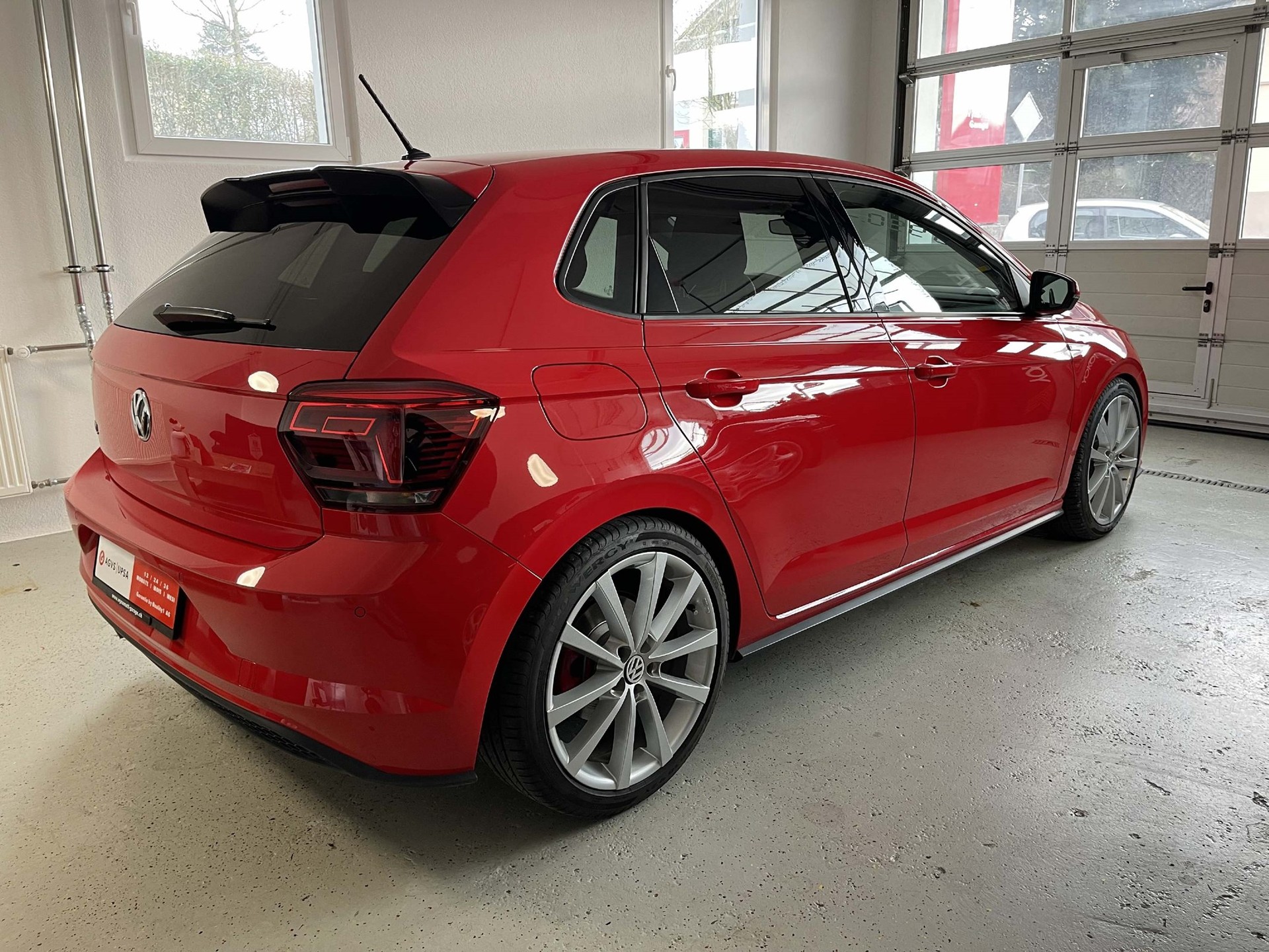 VW Polo 2.0 TSI GTI DSG-image-5