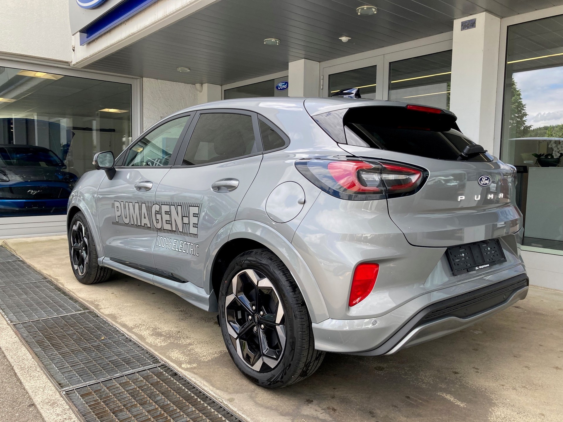 FORD Puma Elektro 43kWh Premium-showroom-element-3