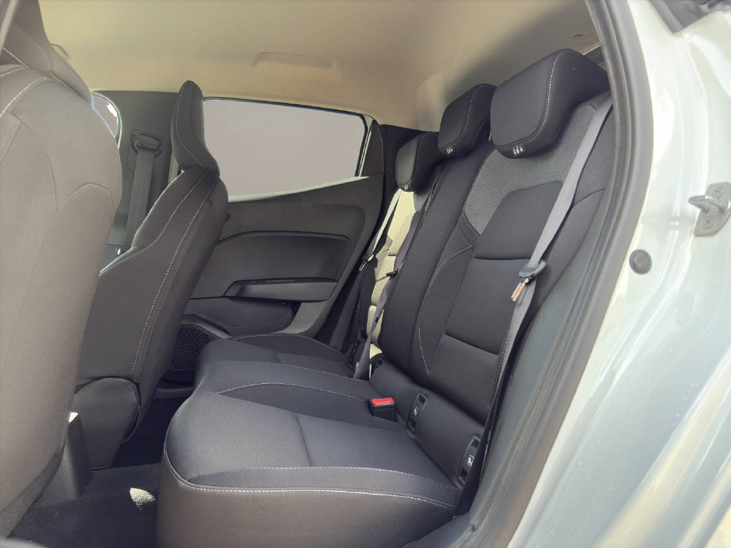 MITSUBISHI Colt 1.6 HEV Invite+-image-12