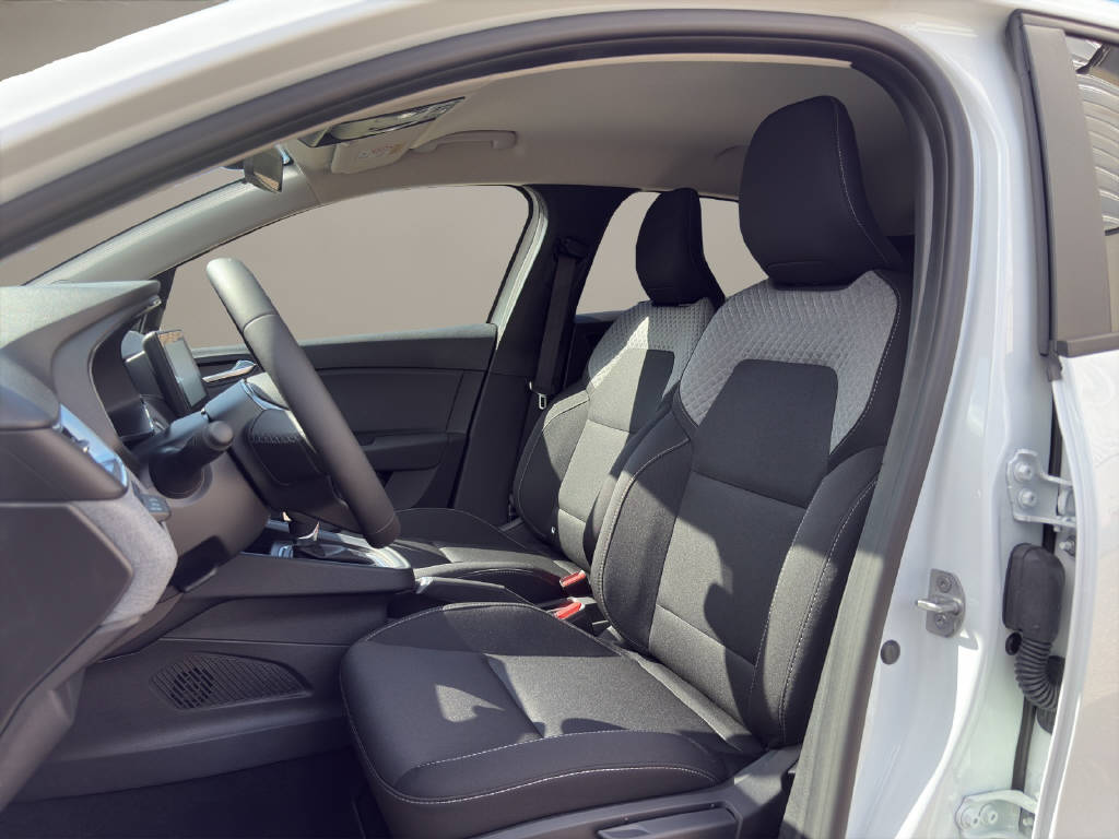 MITSUBISHI Colt 1.6 HEV Invite+-image-8
