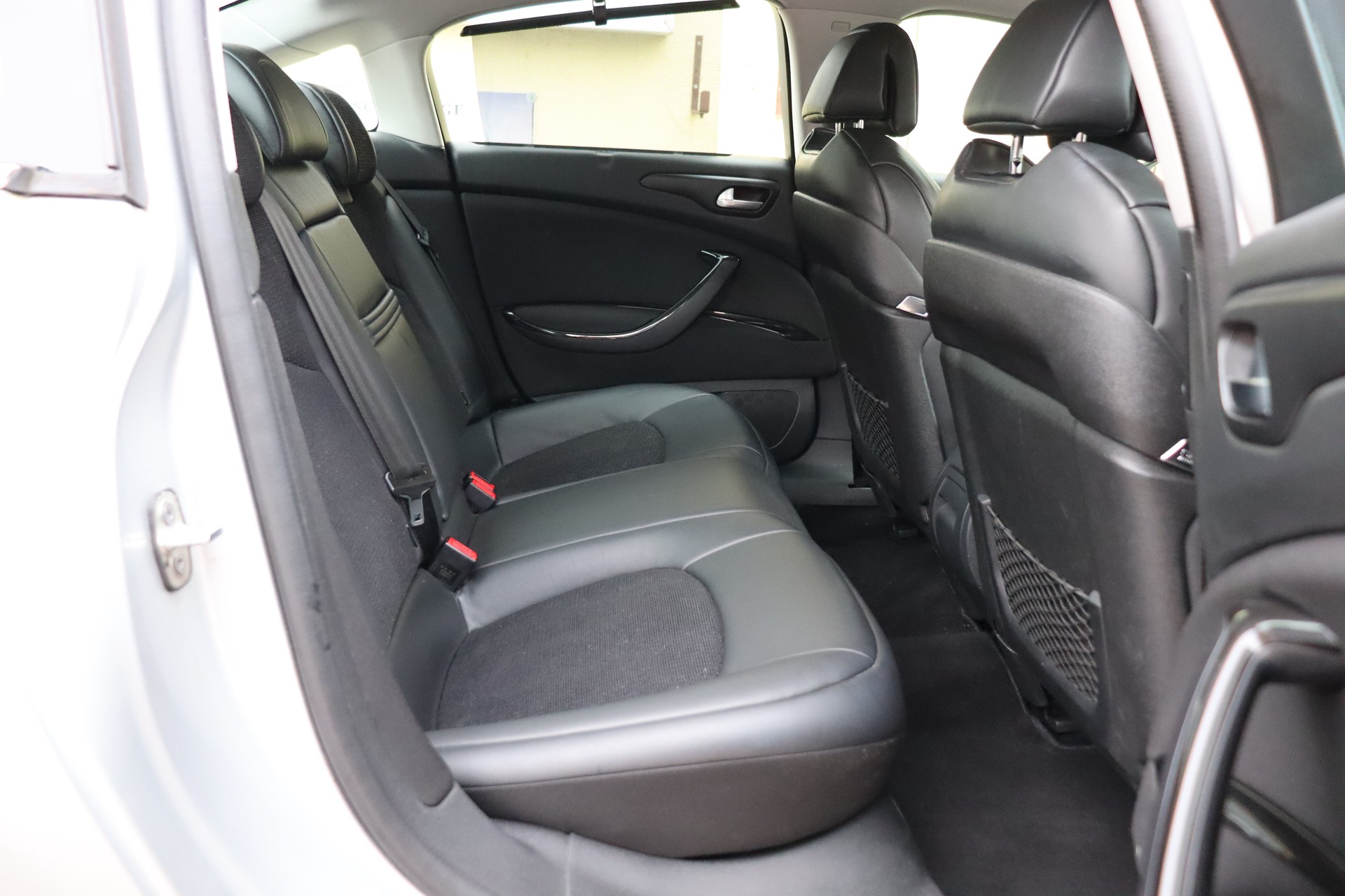 CITROEN C5 Berline 3.0 HDi V6 Exclusive Automatic-image-13