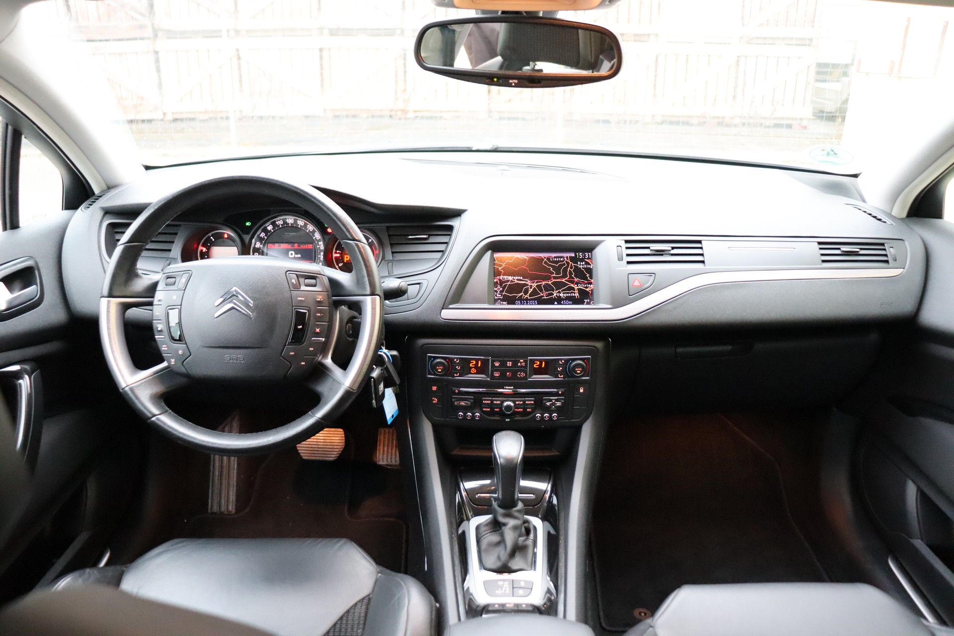 CITROEN C5 Berline 3.0 HDi V6 Exclusive Automatic-image-8