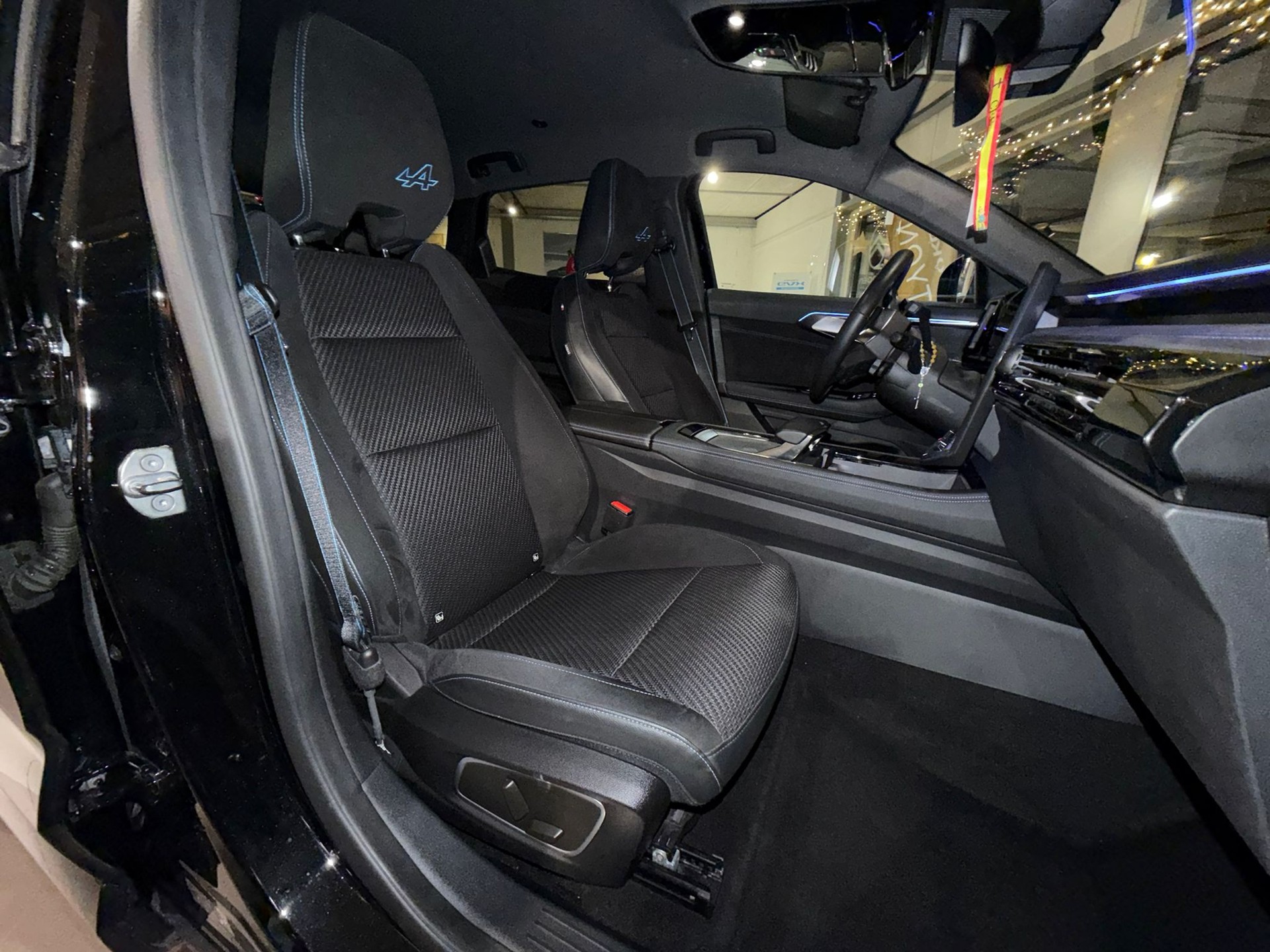 RENAULT Austral 1.2 HEV 200 Iconic Esprit Alpine A ** Visite sur RDV **-image-10