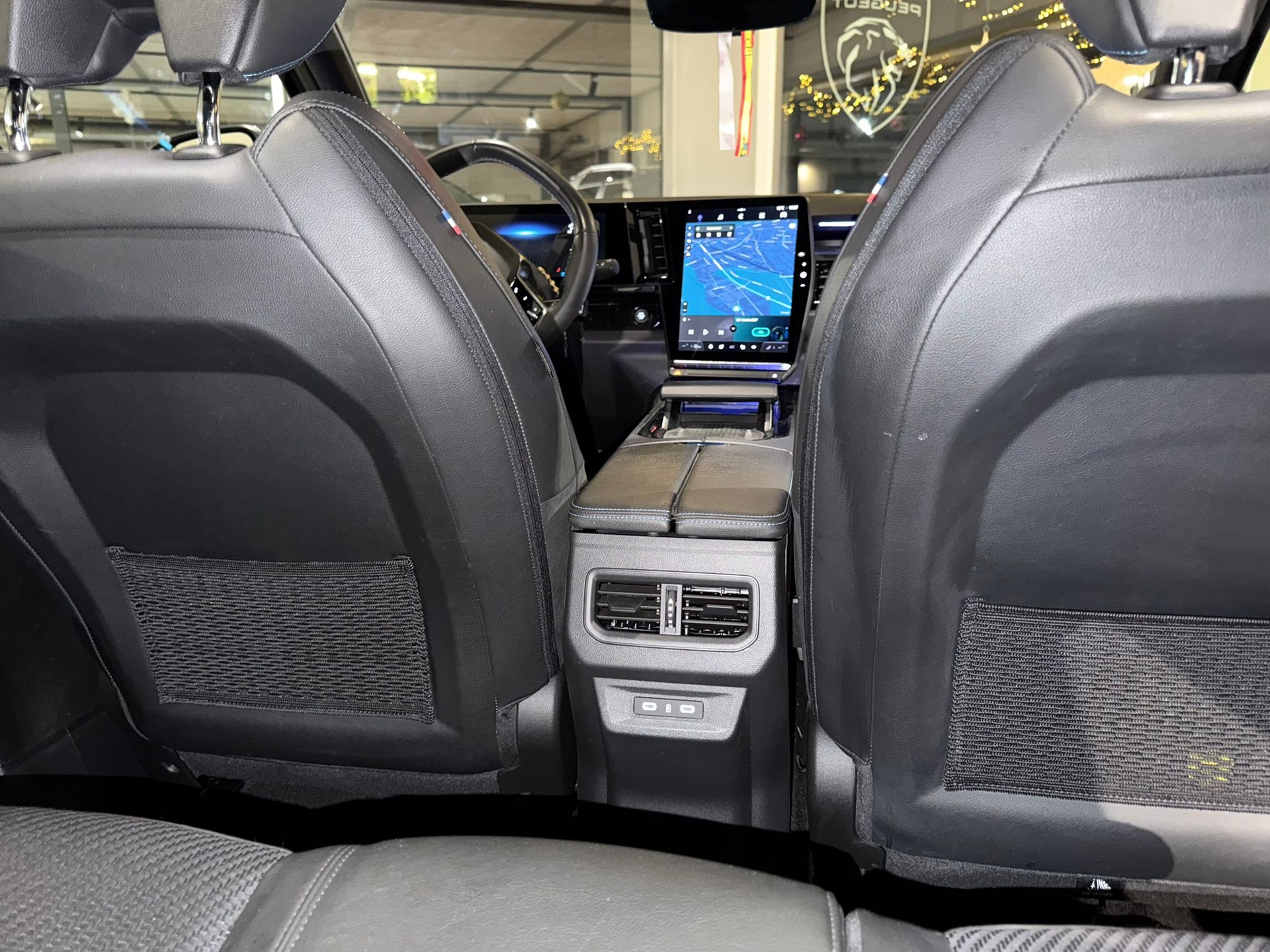 RENAULT Austral 1.2 HEV 200 Iconic Esprit Alpine A ** Visite sur RDV **-image-9