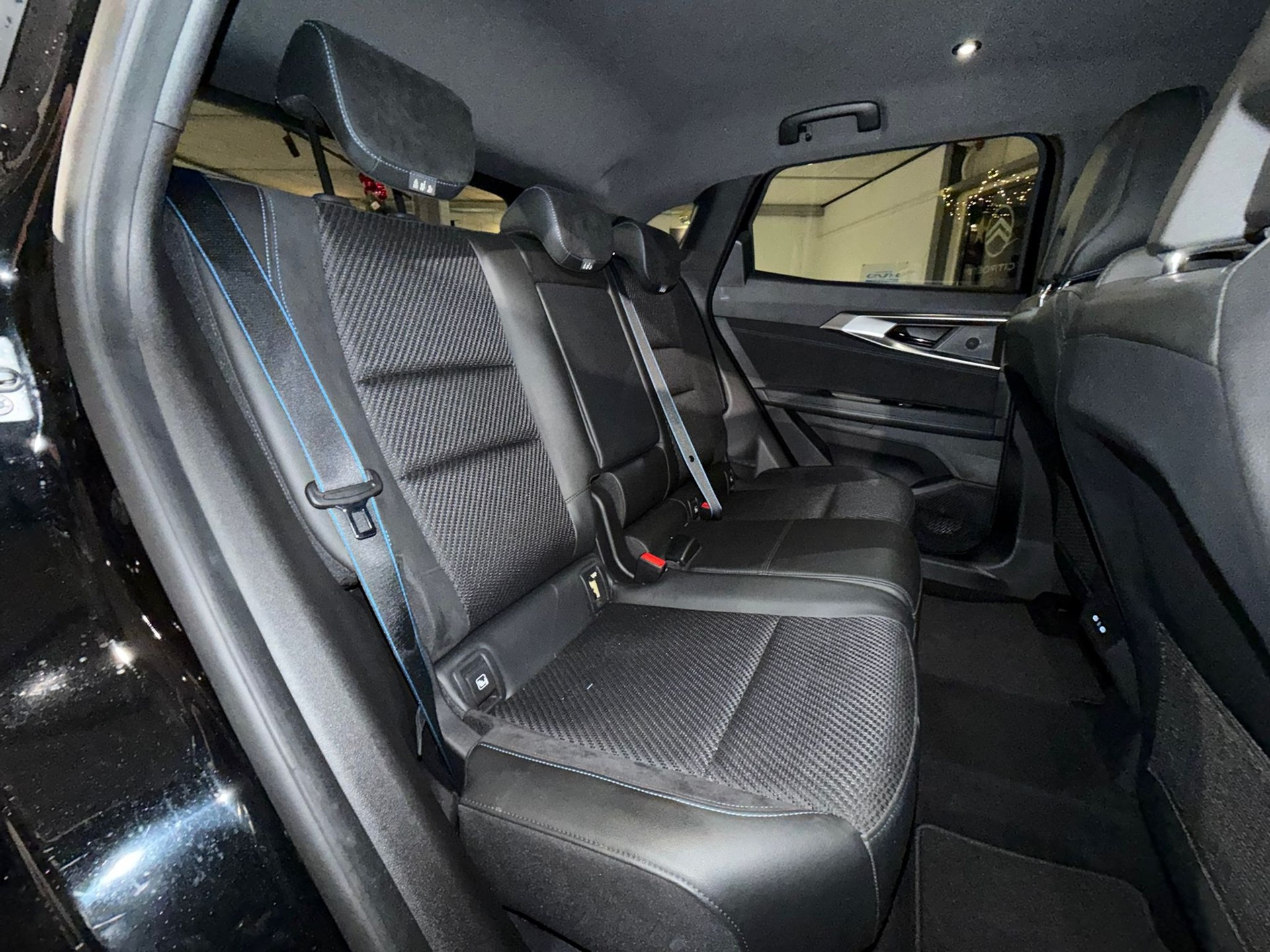RENAULT Austral 1.2 HEV 200 Iconic Esprit Alpine A ** Visite sur RDV **-image-8