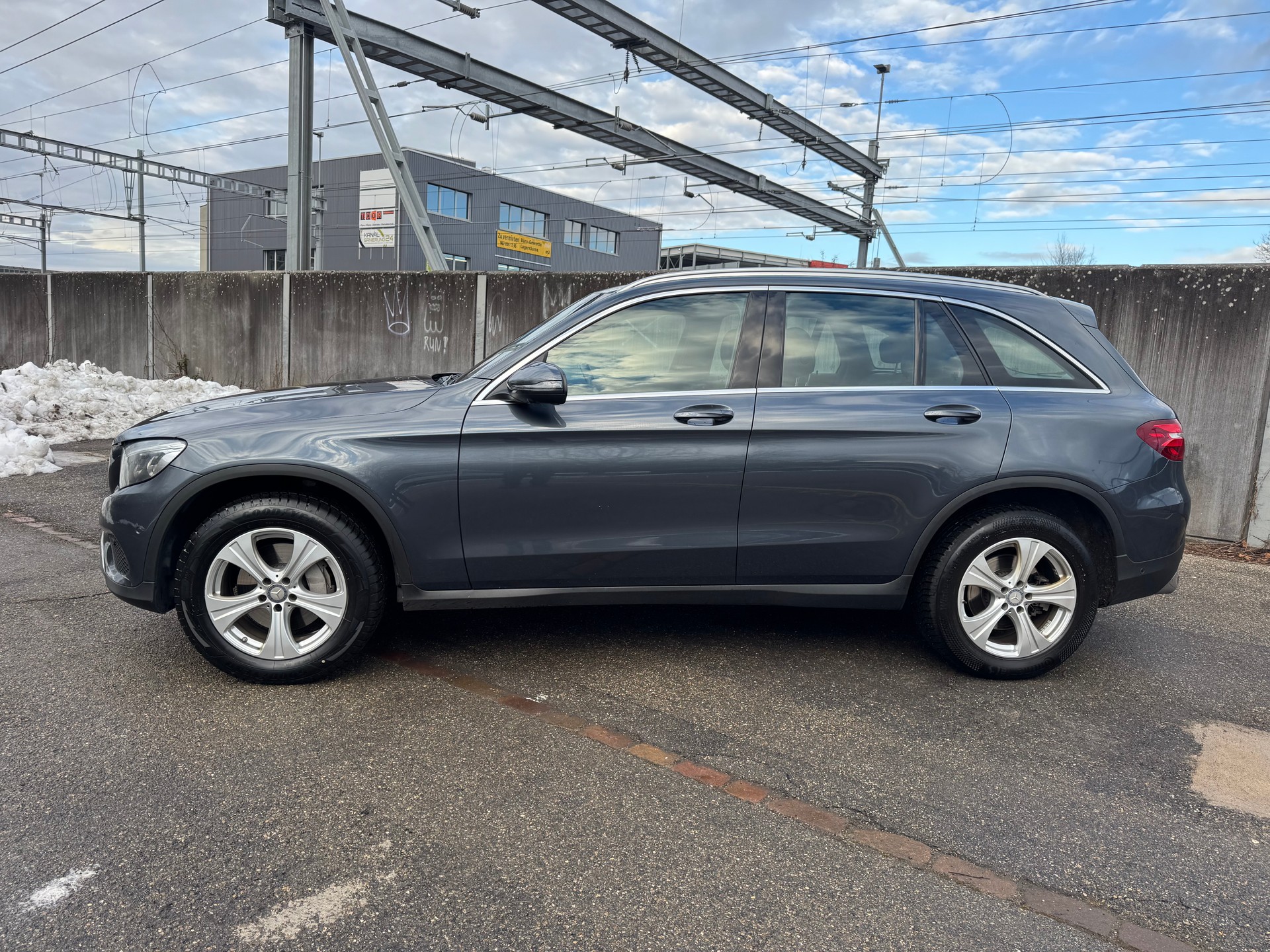 MERCEDES-BENZ GLC 250 d Exclusive 4Matic 9G-Tronic-showroom-element-1