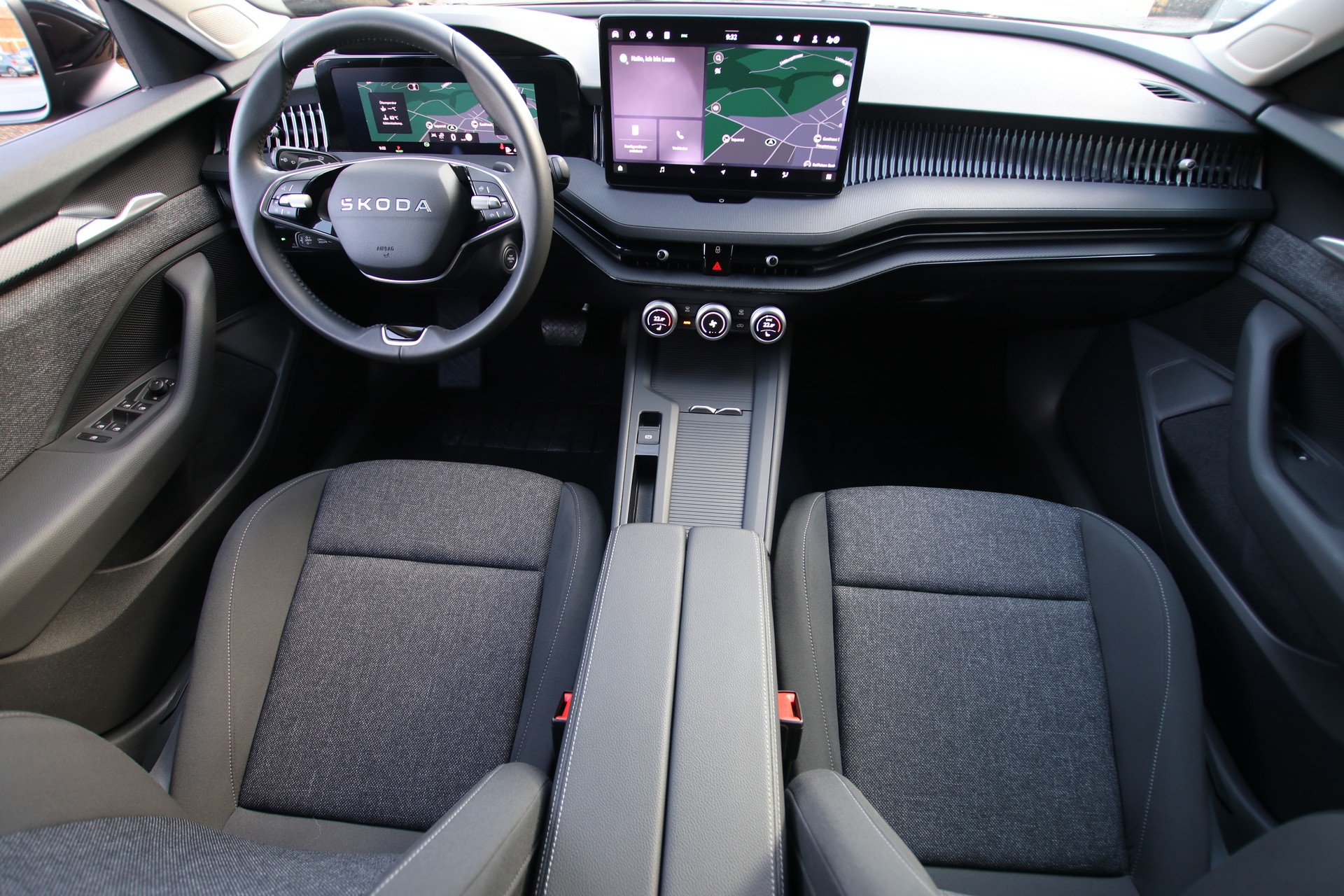 SKODA Superb Combi 1.5 eTSI Selection DSG *Werksgarantie bis 03.2030*-image-9