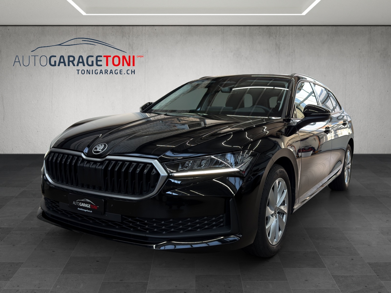 SKODA Superb Combi 1.5 eTSI Selection DSG *Werksgarantie bis 03.2030*