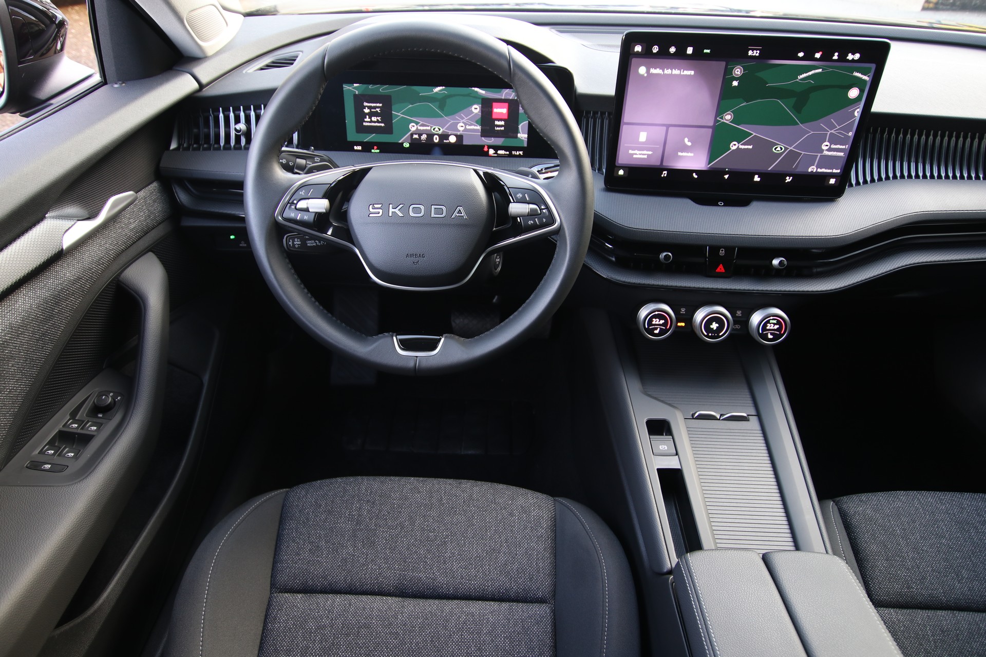 SKODA Superb Combi 1.5 eTSI Selection DSG *Werksgarantie bis 03.2030*-image-10