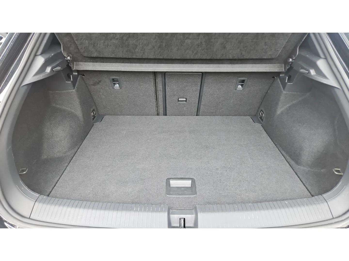 VW T-Roc 2.0 TSI R DSG 4Motion mit Panoramadach + El. Ledersitze & 19" Alu-image-14