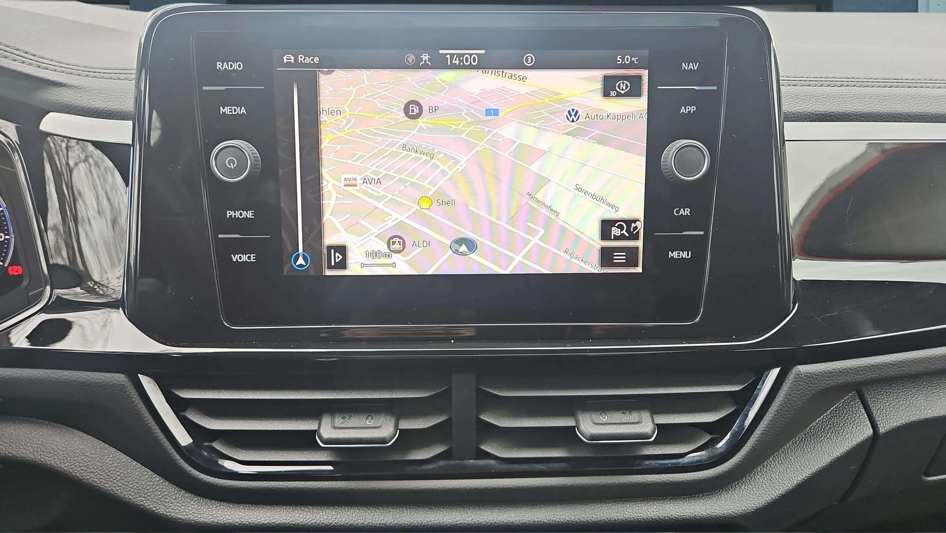 VW T-Roc 2.0 TSI R DSG 4Motion mit Panoramadach + El. Ledersitze & 19" Alu-image-17