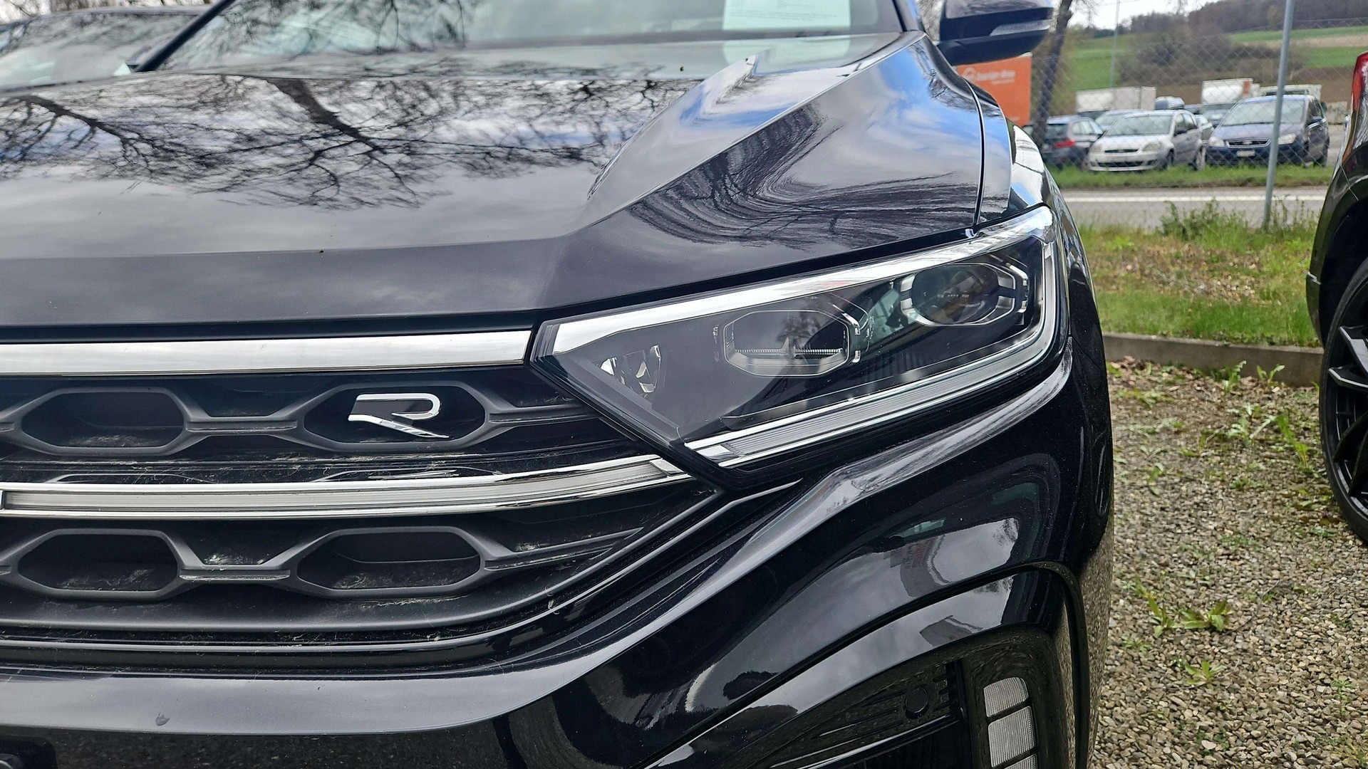 VW T-Roc 2.0 TSI R DSG 4Motion mit Panoramadach + El. Ledersitze & 19" Alu-image-28