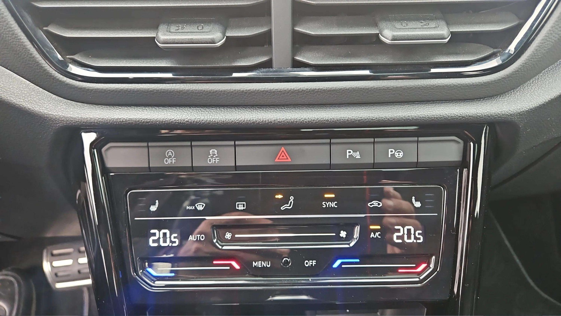 VW T-Roc 2.0 TSI R DSG 4Motion mit Panoramadach + El. Ledersitze & 19" Alu-image-23