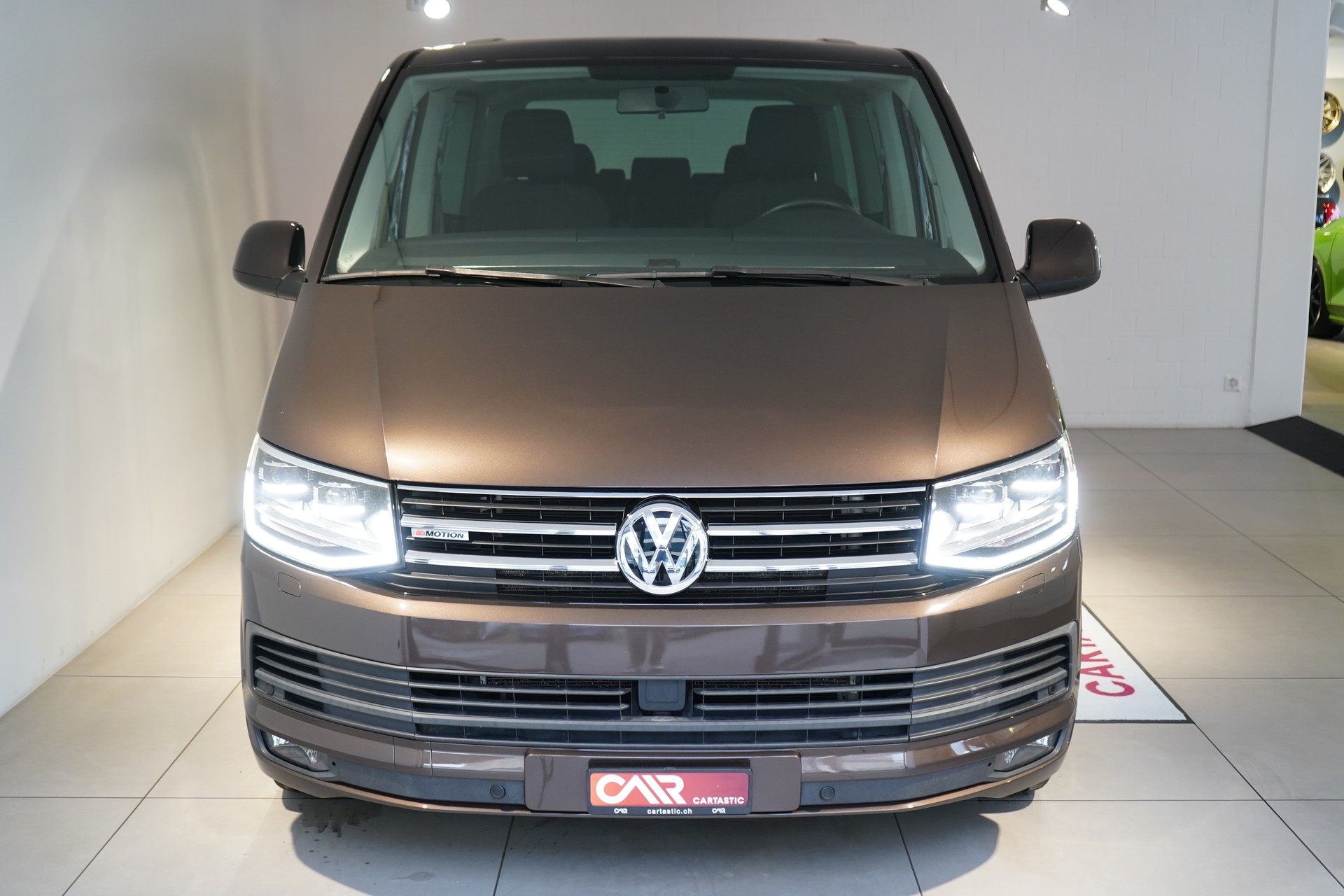 VW Multivan 2.0BiTDI Comfort 4Matic-showroom-element-1
