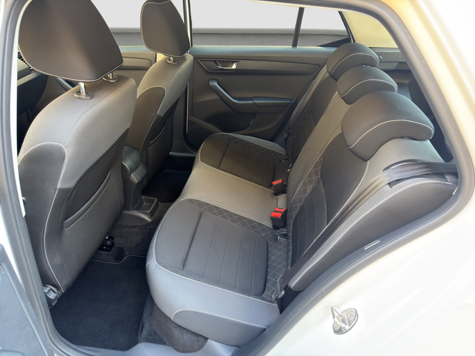 SKODA Fabia 1.0 TSI Ambition DSG-image-7