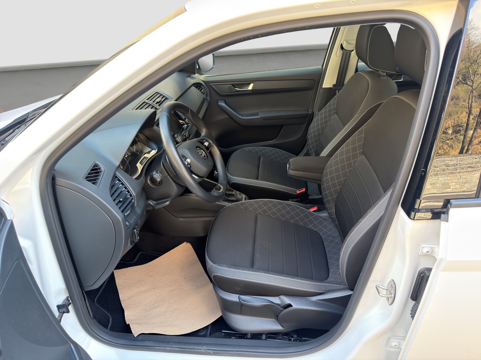SKODA Fabia 1.0 TSI Ambition DSG-image-5