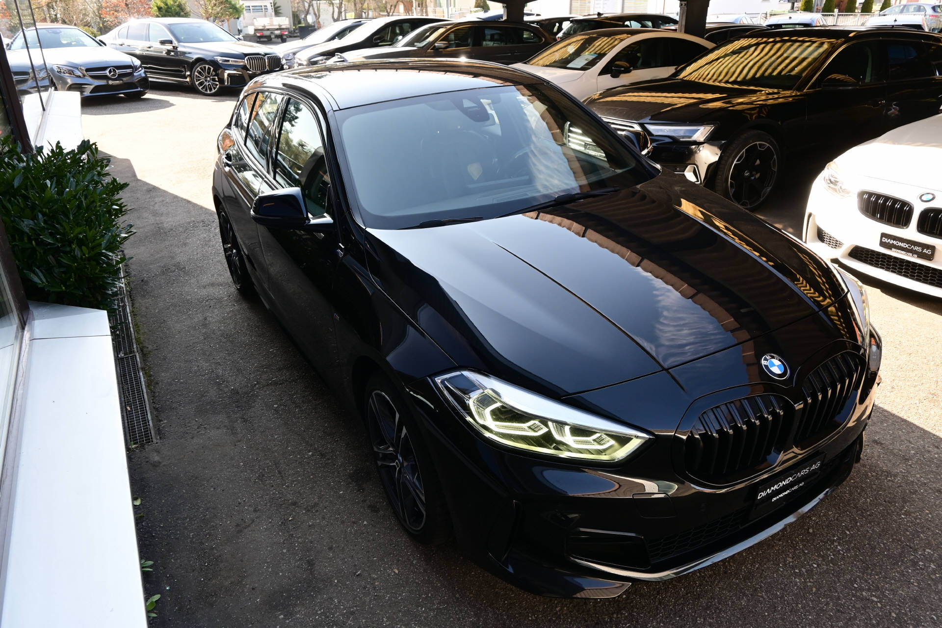BMW 120d xDrive SAG *M-Sport*HUD*H&K*-showroom-element-1