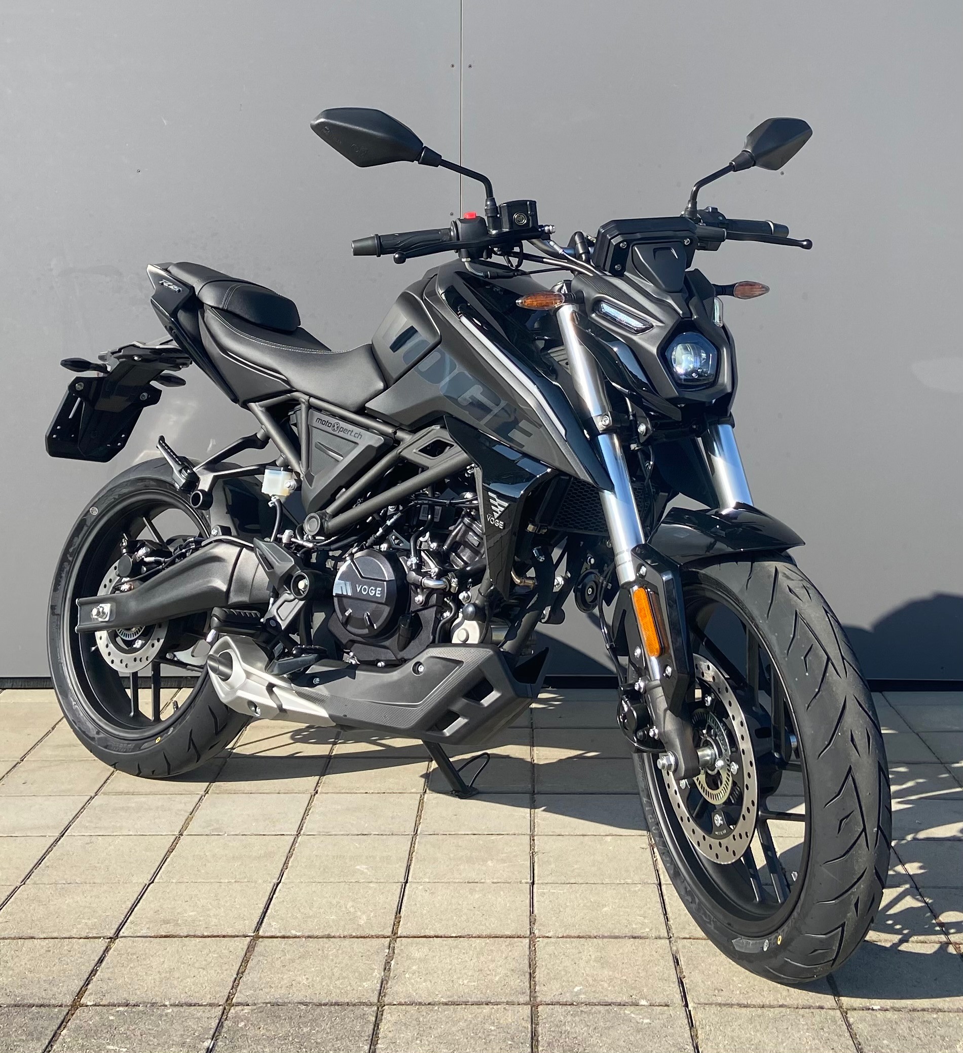 VOGE 125R-image-1