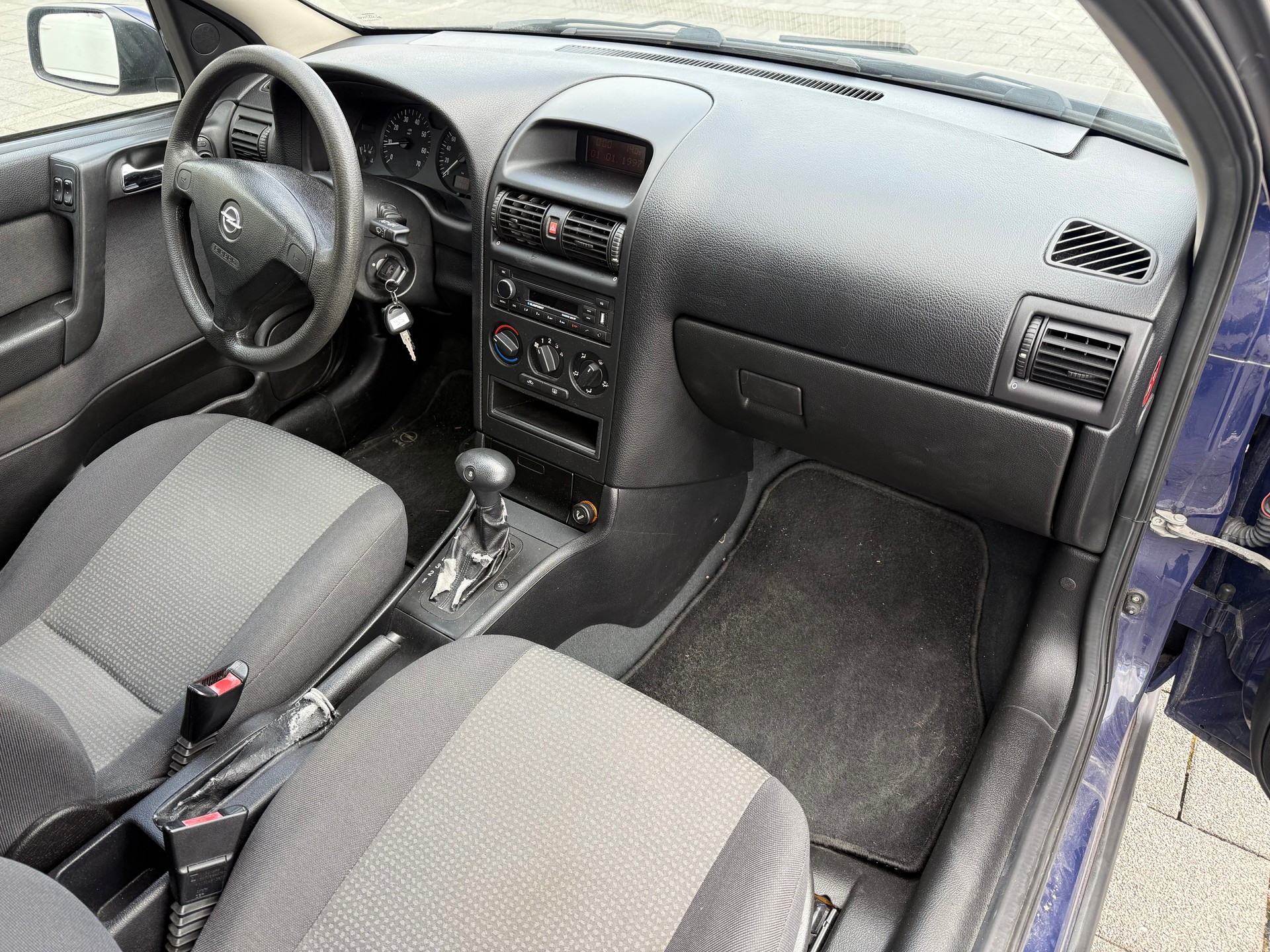 OPEL Astra Caravan 1.4i 16V Favorit-image-7
