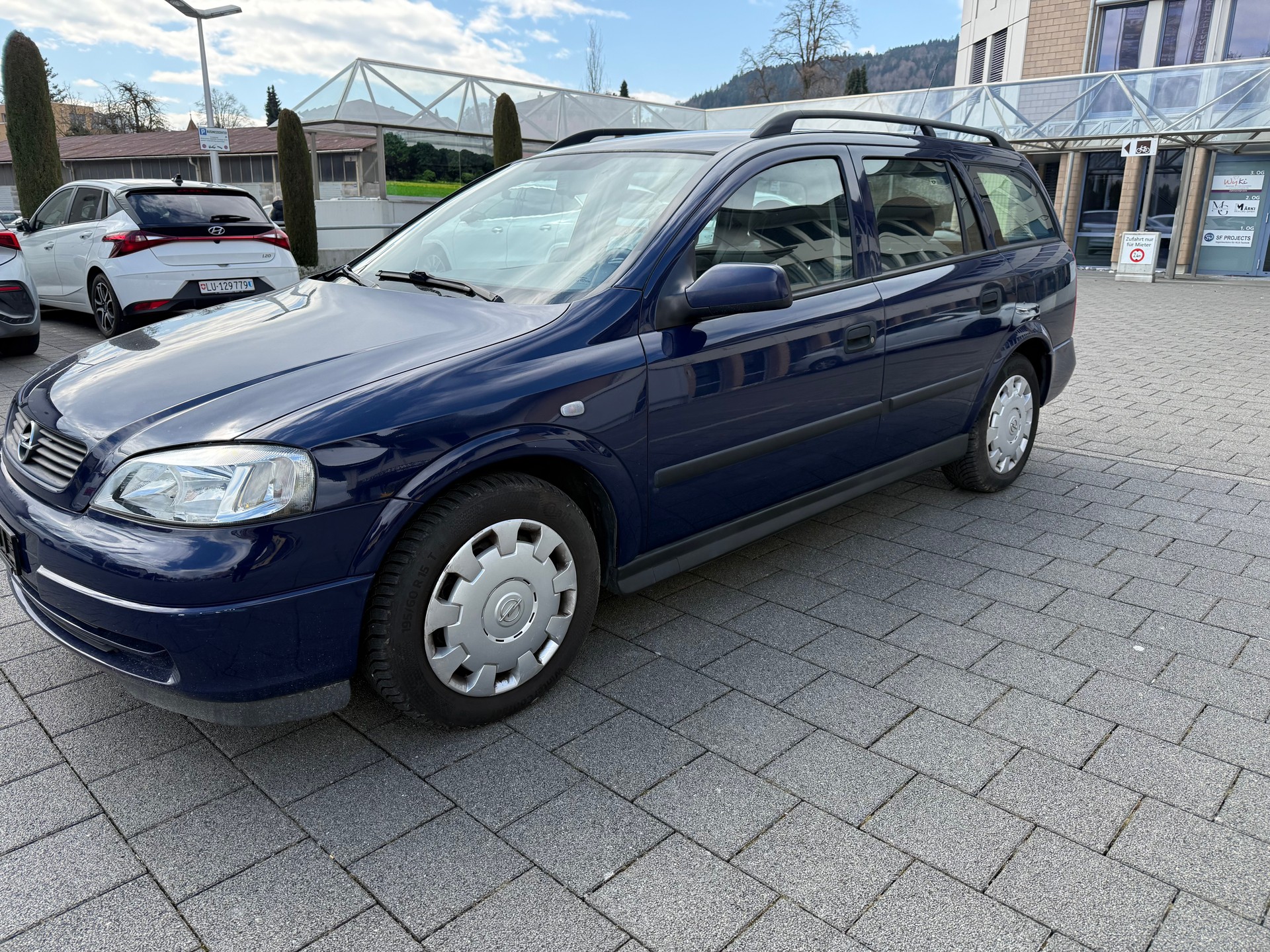 OPEL Astra Caravan 1.4i 16V Favorit-image-2