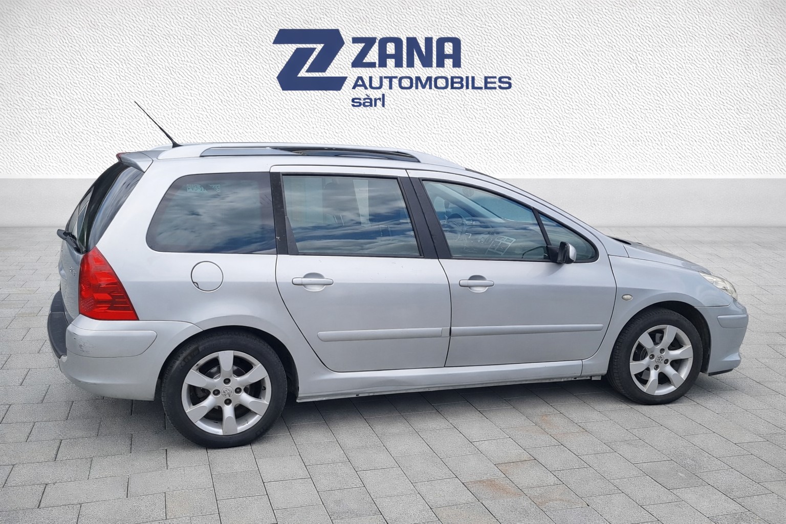PEUGEOT 307 SW 2.0 HDI Platinum Edition-image-3