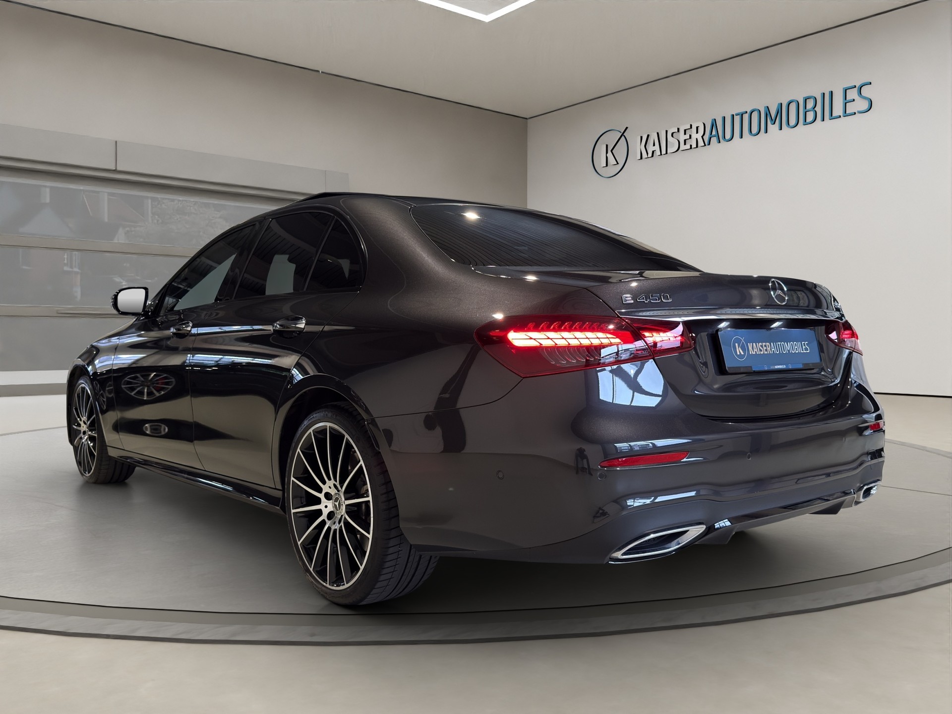 MERCEDES-BENZ E 450 AMG Line 4Matic 9G-Tronic-showroom-element-1