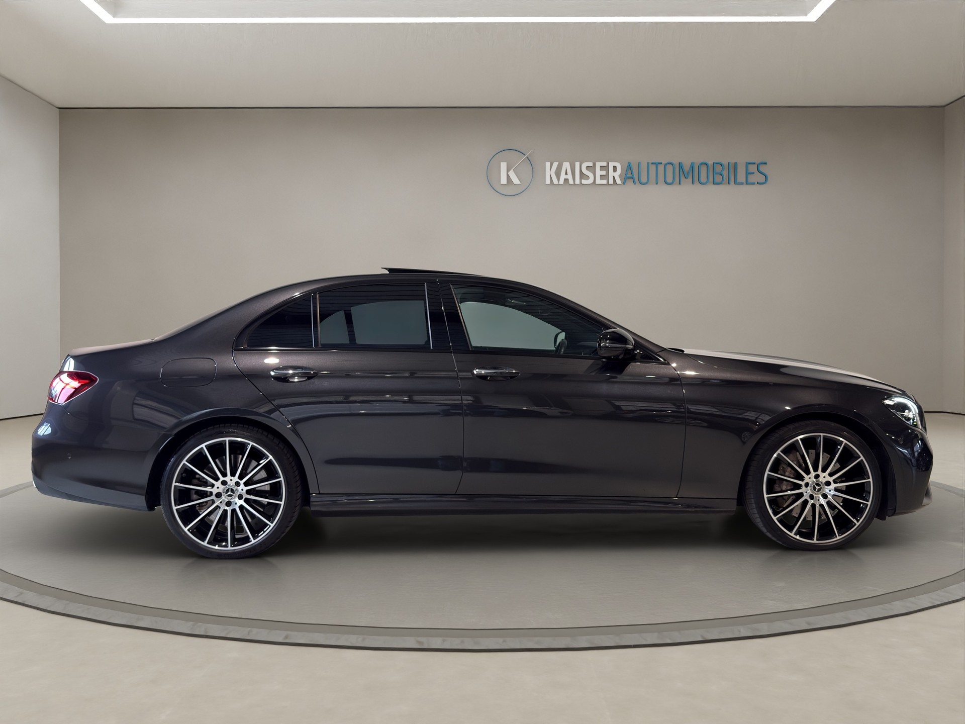MERCEDES-BENZ E 450 AMG Line 4Matic 9G-Tronic-image-25