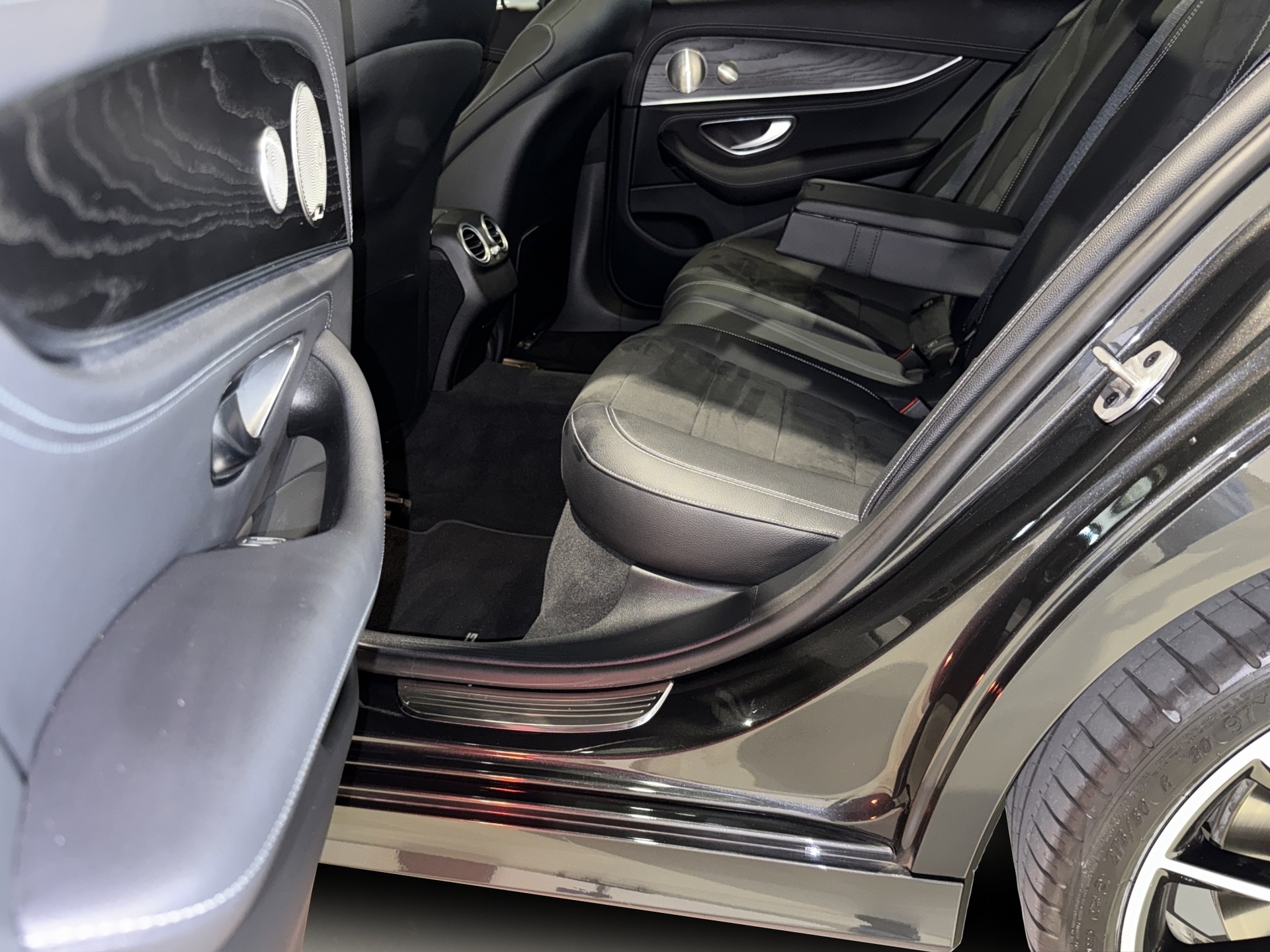 MERCEDES-BENZ E 450 AMG Line 4Matic 9G-Tronic-image-18