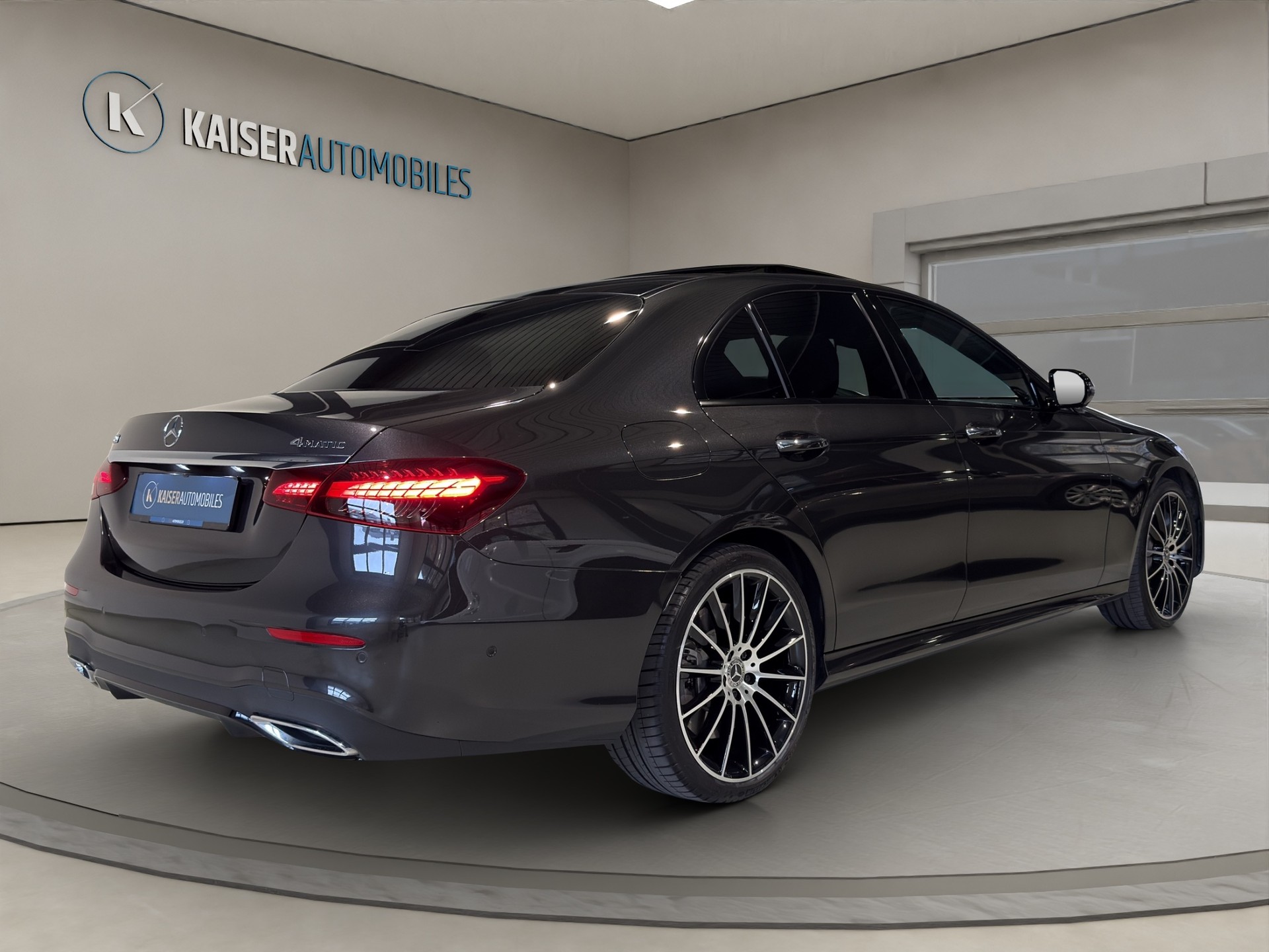 MERCEDES-BENZ E 450 AMG Line 4Matic 9G-Tronic-showroom-element-3