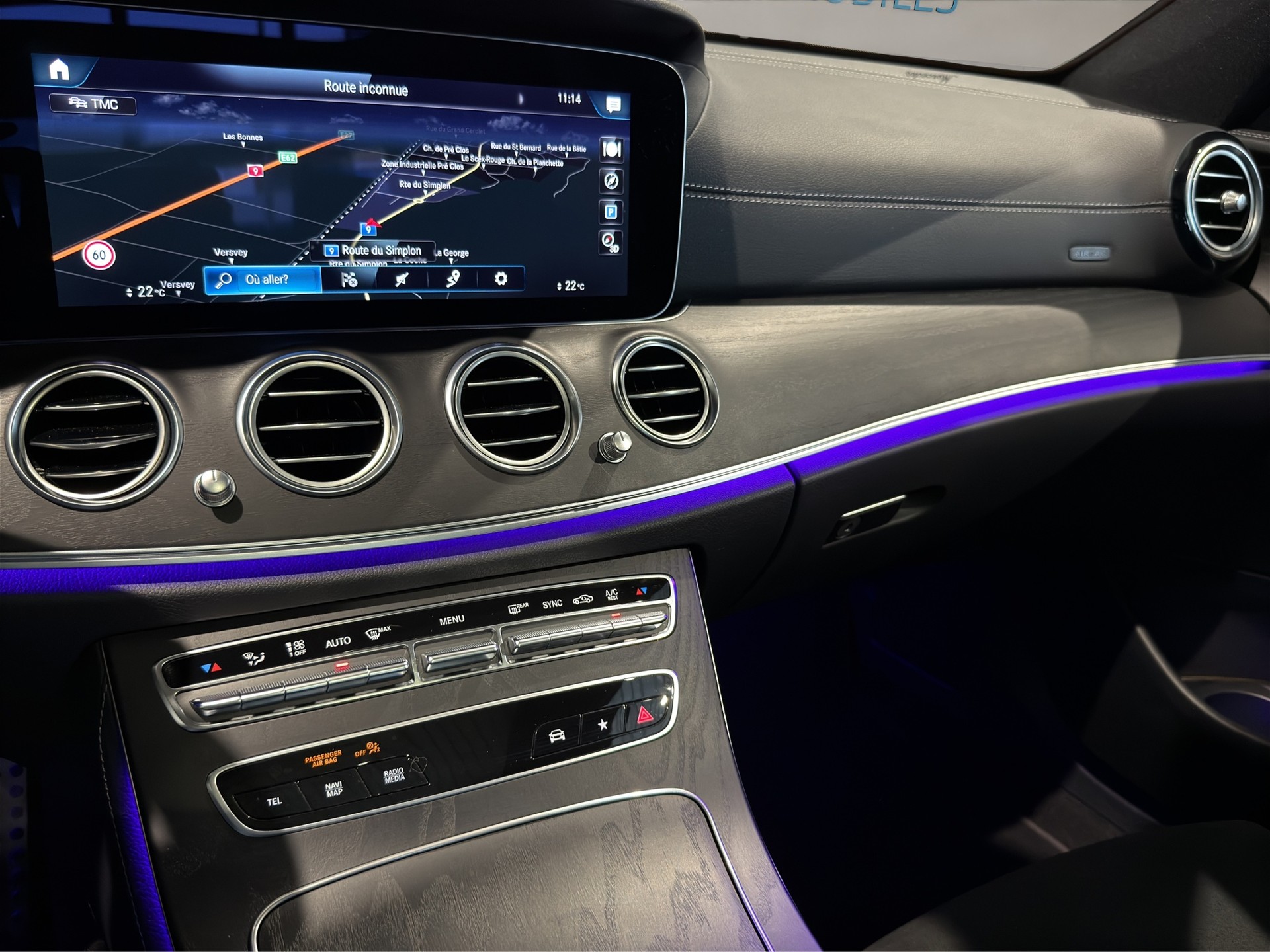MERCEDES-BENZ E 450 AMG Line 4Matic 9G-Tronic-image-15