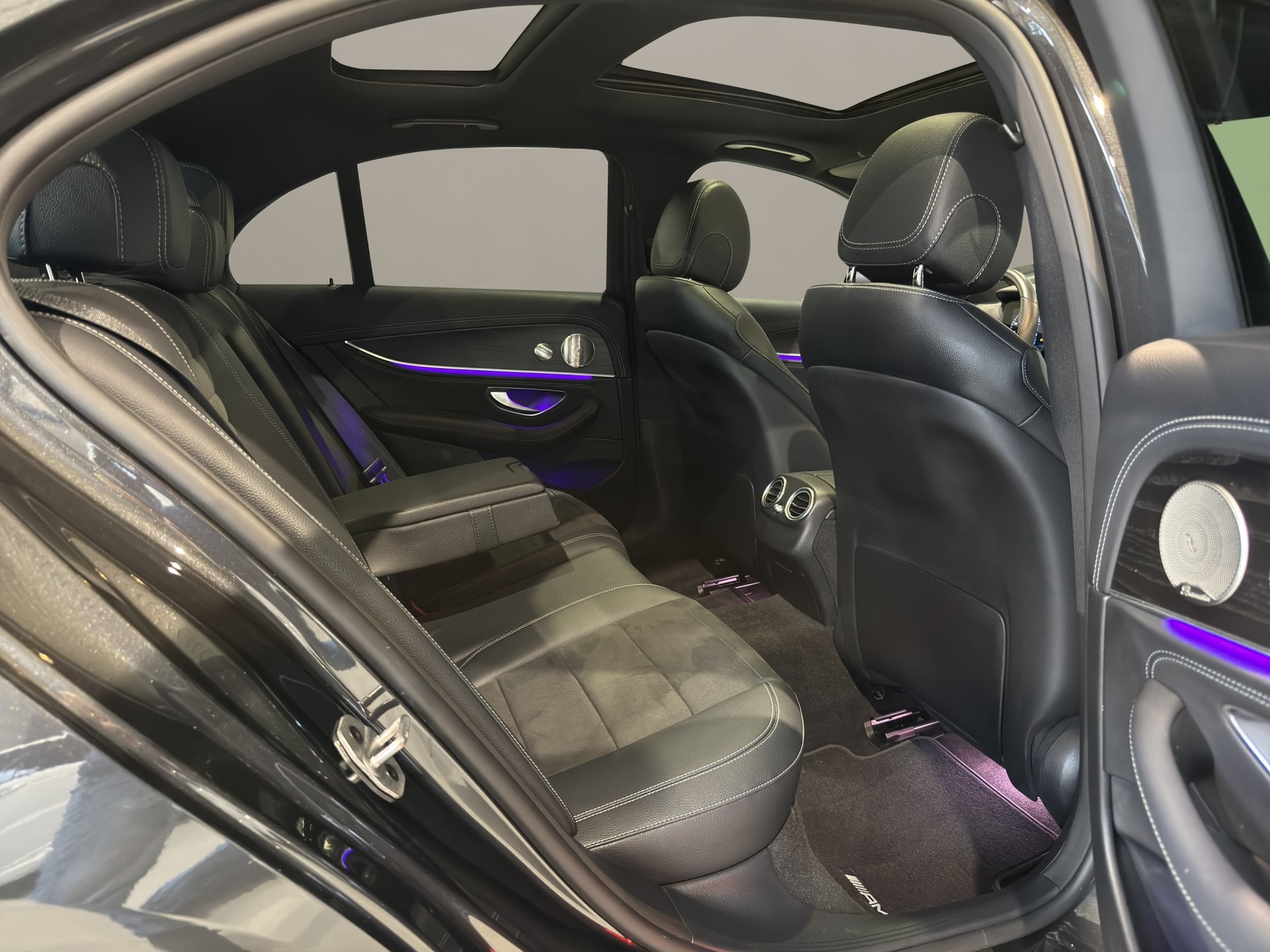 MERCEDES-BENZ E 450 AMG Line 4Matic 9G-Tronic-image-22