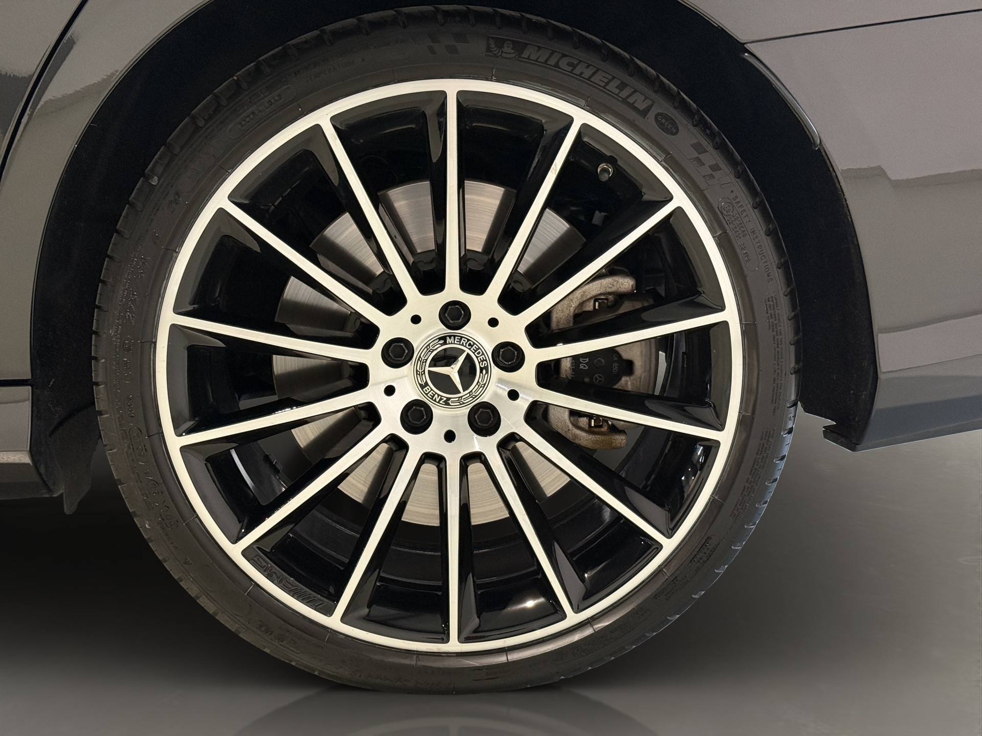 MERCEDES-BENZ E 450 AMG Line 4Matic 9G-Tronic-image-19