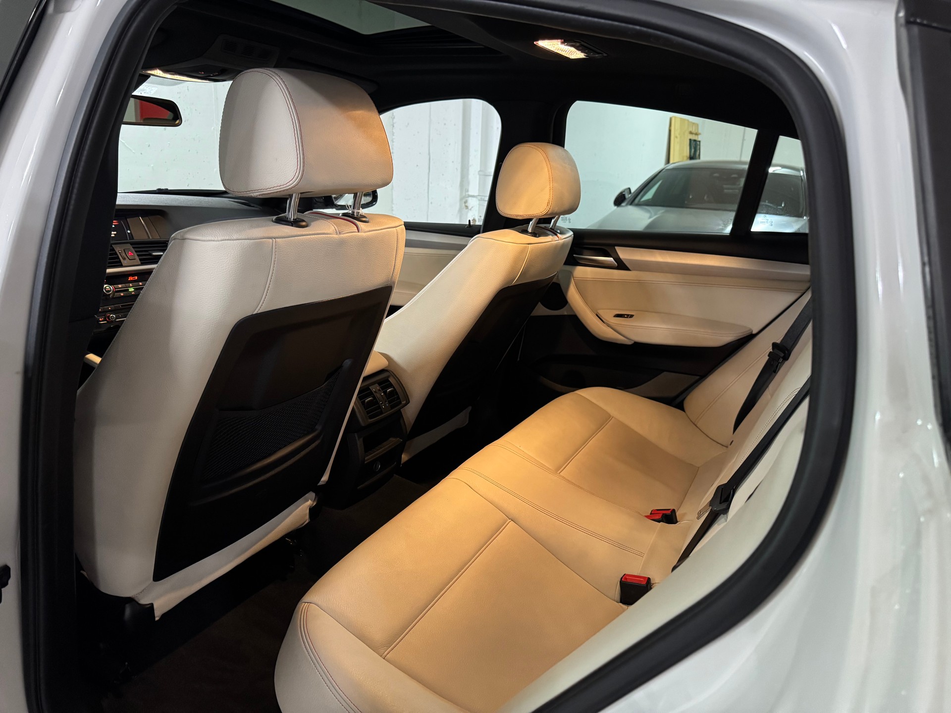 BMW X4 xDrive 28i xLine M-Paket Steptronic mit AHK-image-14