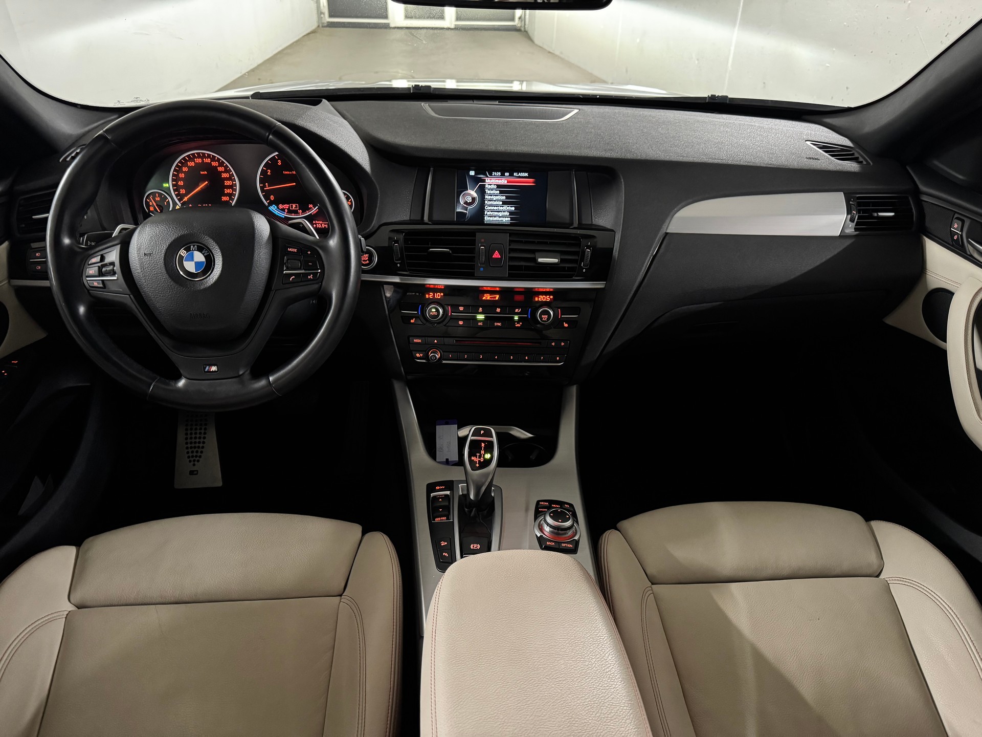 BMW X4 xDrive 28i xLine M-Paket Steptronic mit AHK-image-10