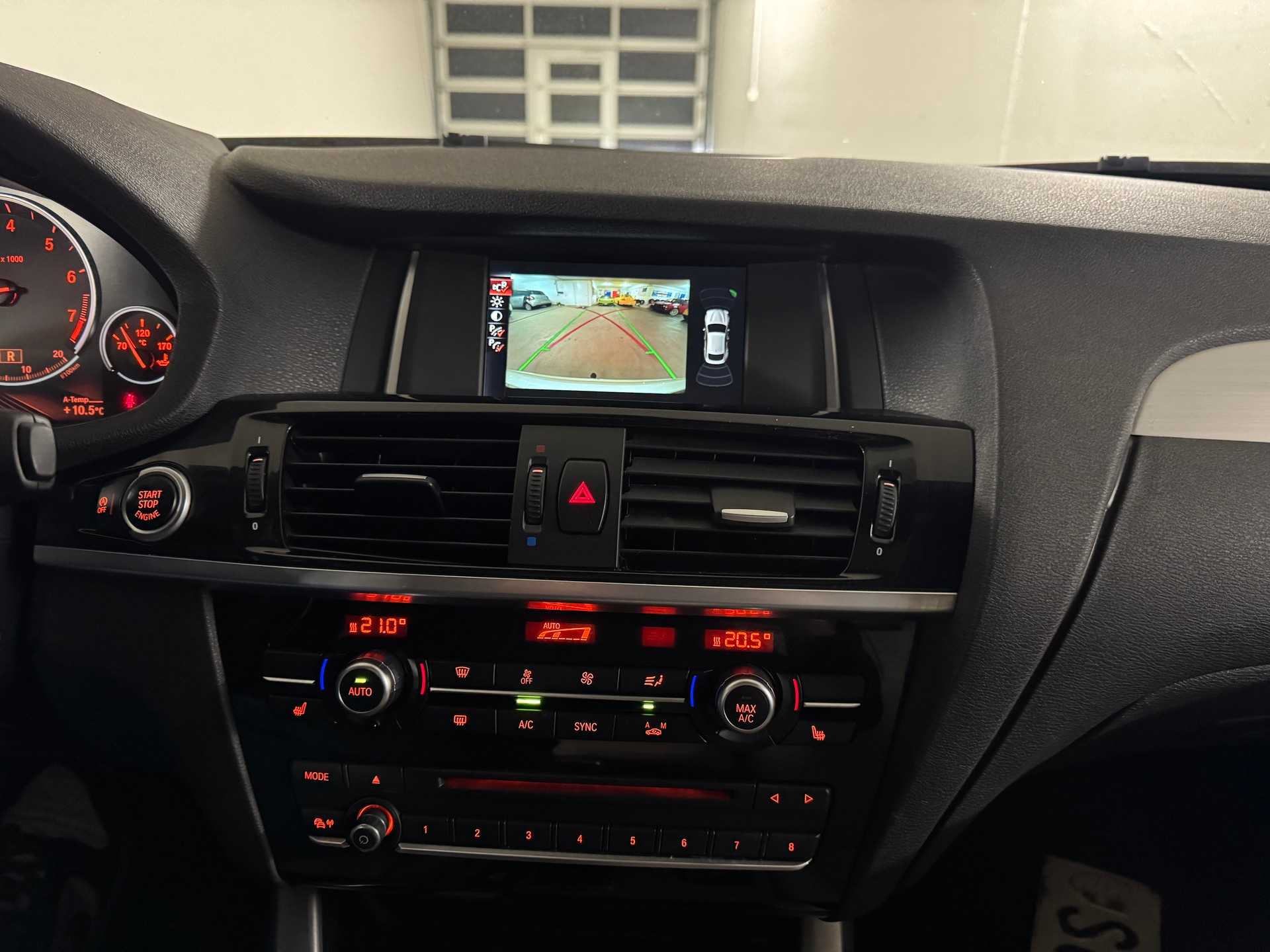 BMW X4 xDrive 28i xLine M-Paket Steptronic mit AHK-image-15