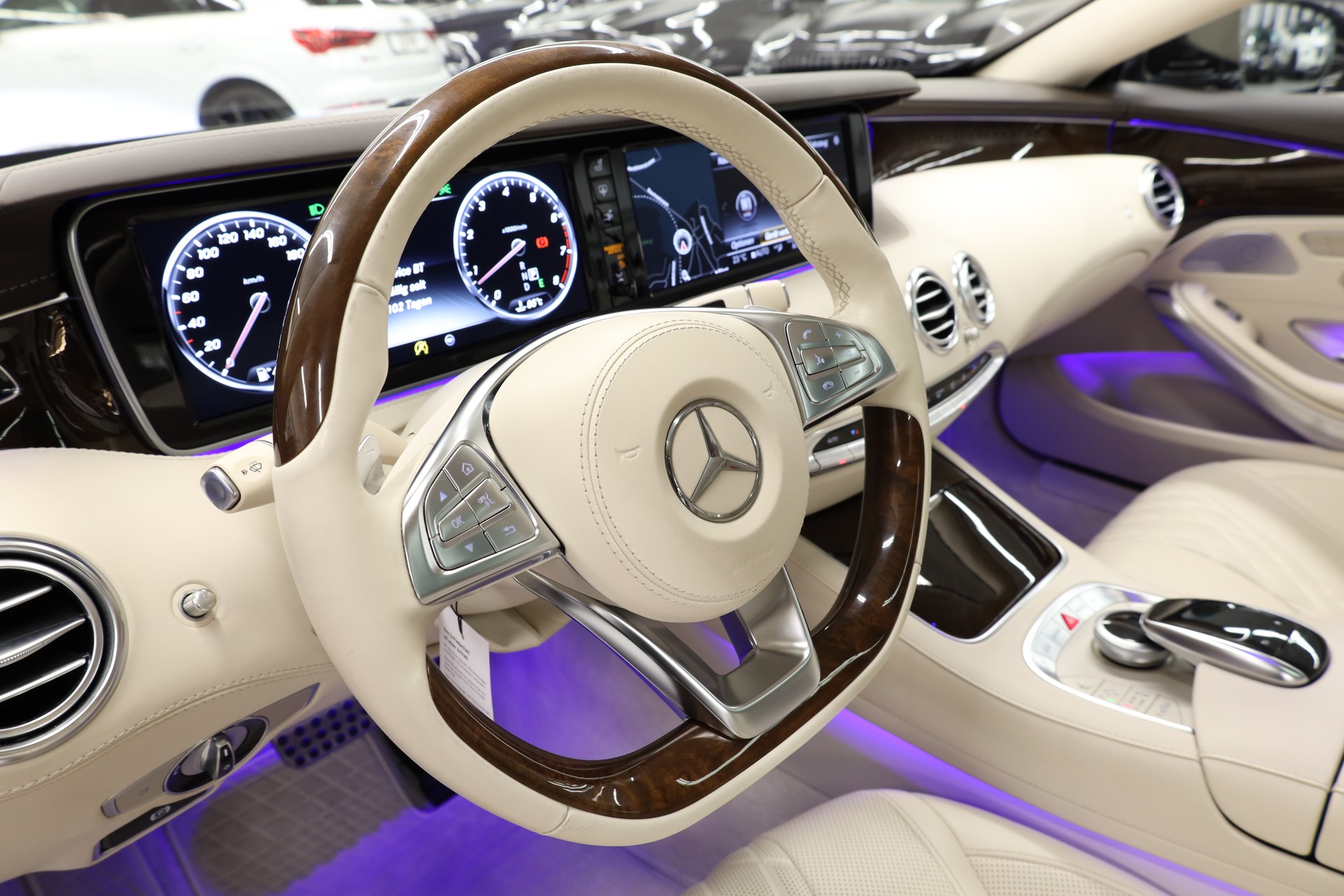 MERCEDES-BENZ S 500 V8 Coupé-image-19