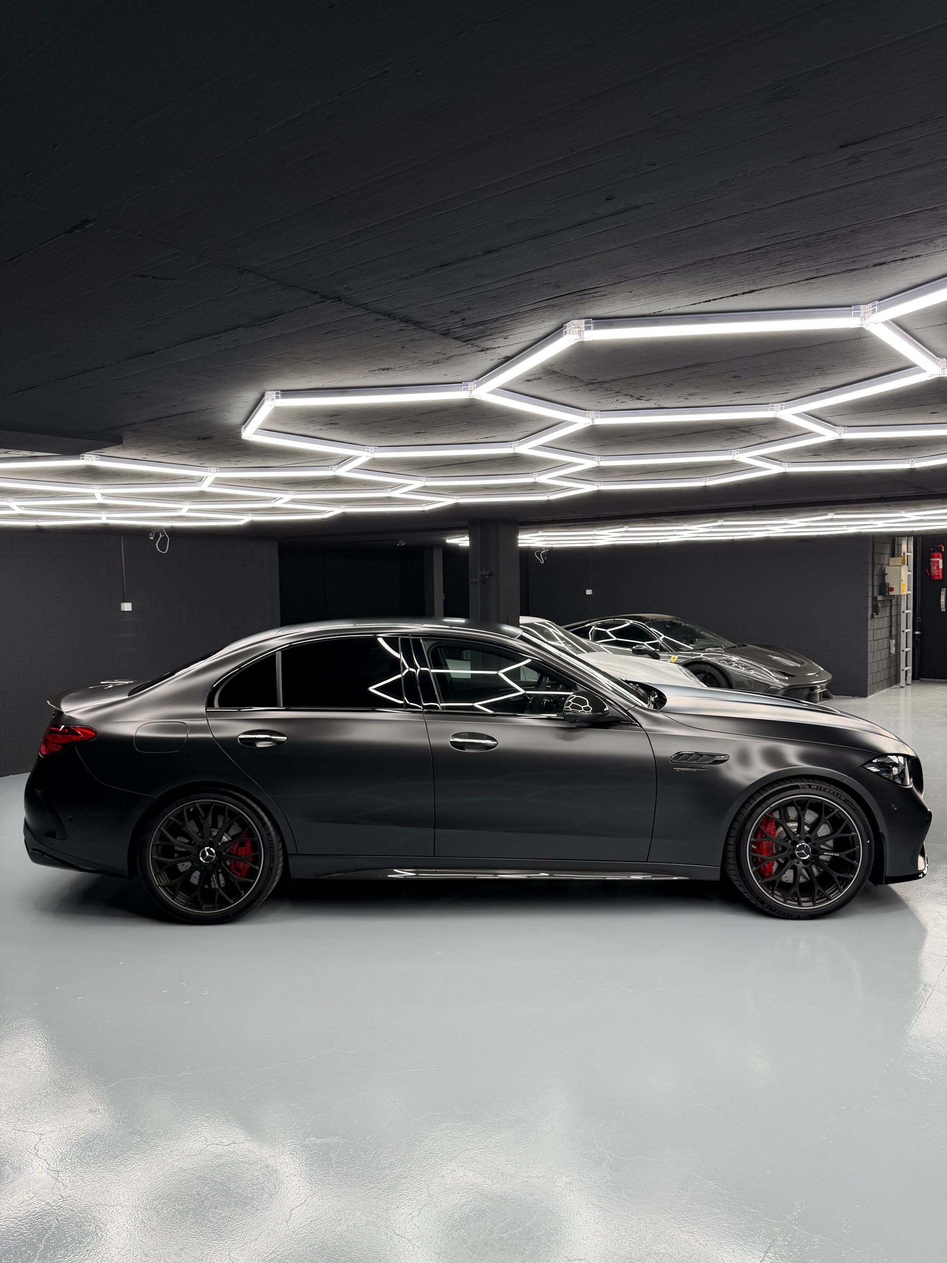MERCEDES-BENZ C 63 S AMG E Performance 4 Matic Executive Edition-showroom-element-3