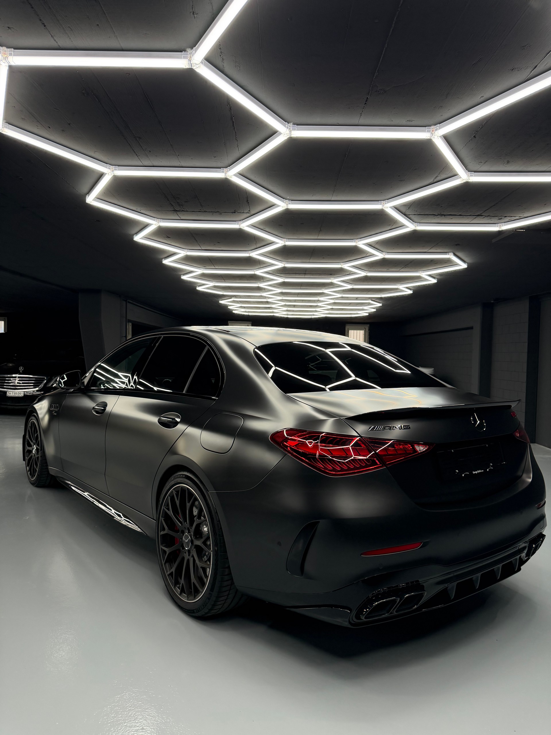 MERCEDES-BENZ C 63 S AMG E Performance 4 Matic Executive Edition-showroom-element-1