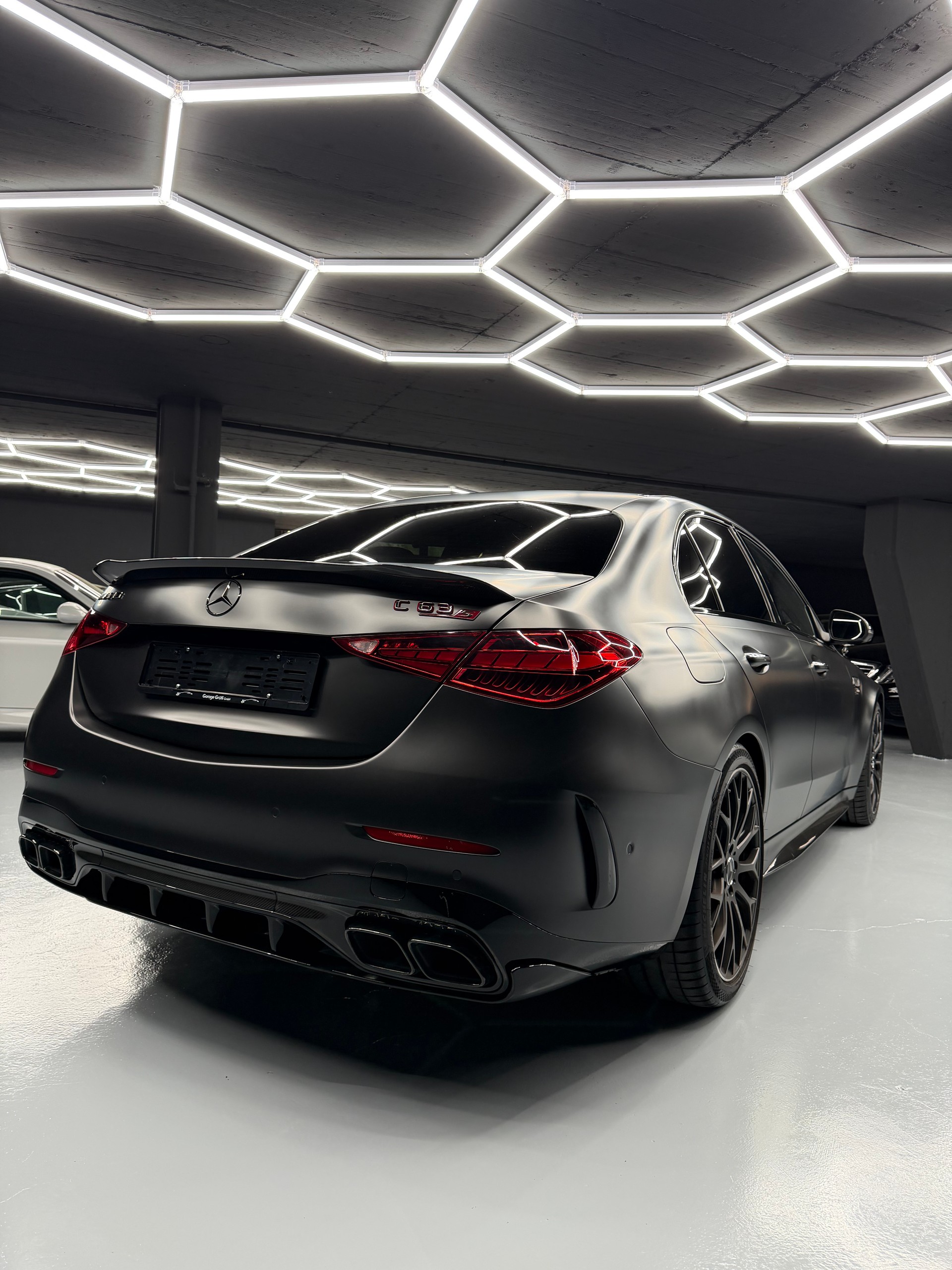 MERCEDES-BENZ C 63 S AMG E Performance 4 Matic Executive Edition-showroom-element-2