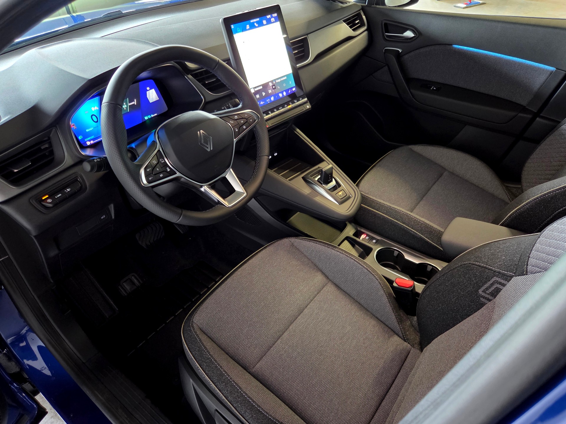 RENAULT Symbioz 1.8 E-Tech techno-showroom-element-3