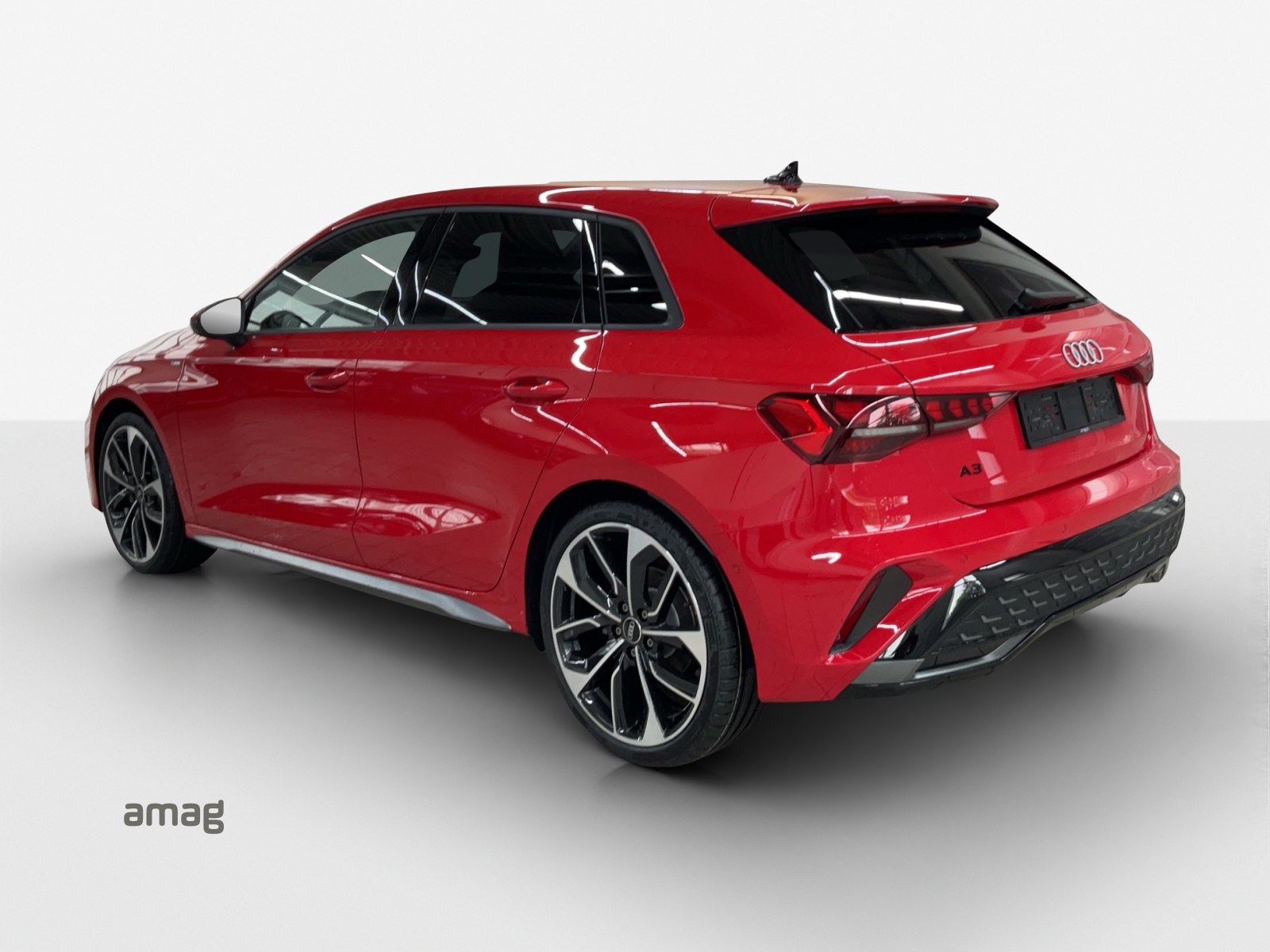 AUDI A3 Sportback TFSI 110 kW S line Attraction S tronic-showroom-element-2