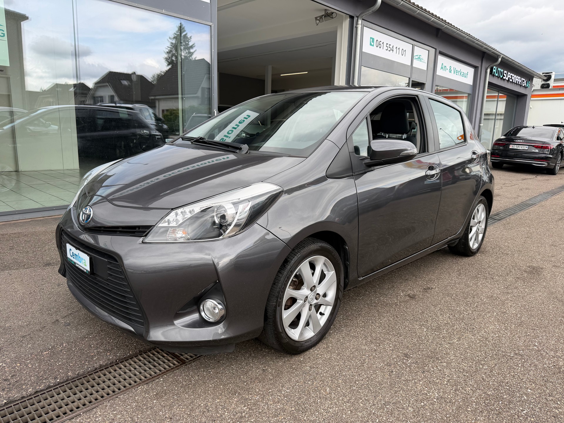 TOYOTA Yaris 1.5 VVT-i Hybrid Sol Premium CVT-showroom-element-1