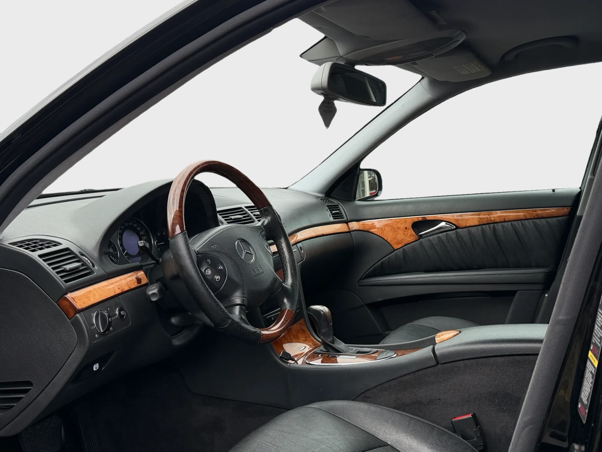 MERCEDES-BENZ E 280 CDI 4matic-image-4