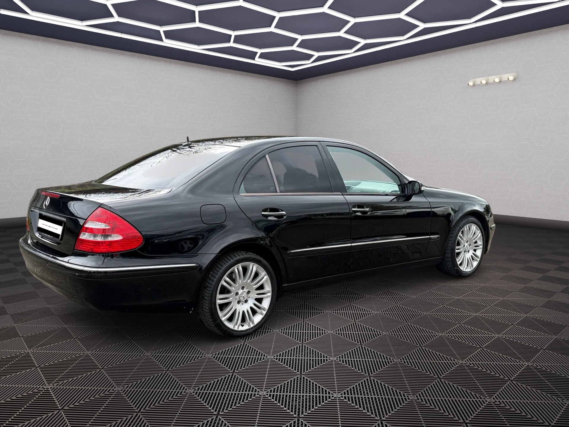 MERCEDES-BENZ E 280 CDI 4matic-image-2