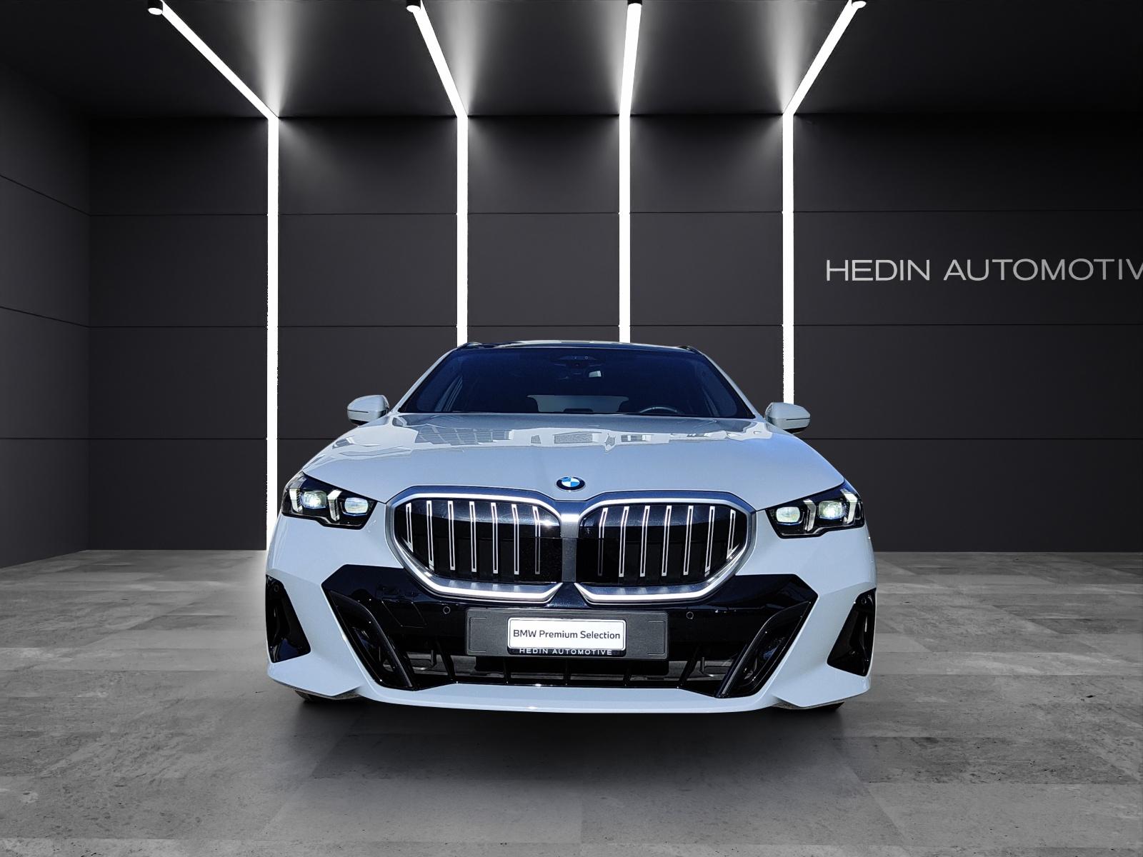 BMW 520d xDrive Touring-showroom-element-2