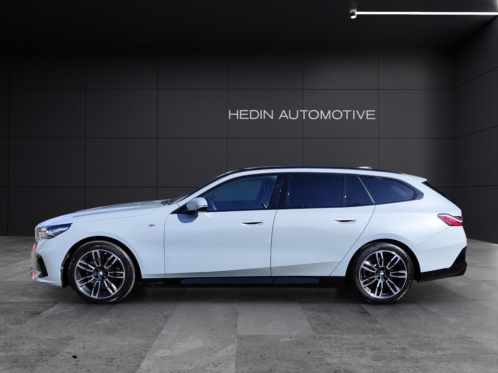 BMW 520d xDrive Touring-showroom-element-1