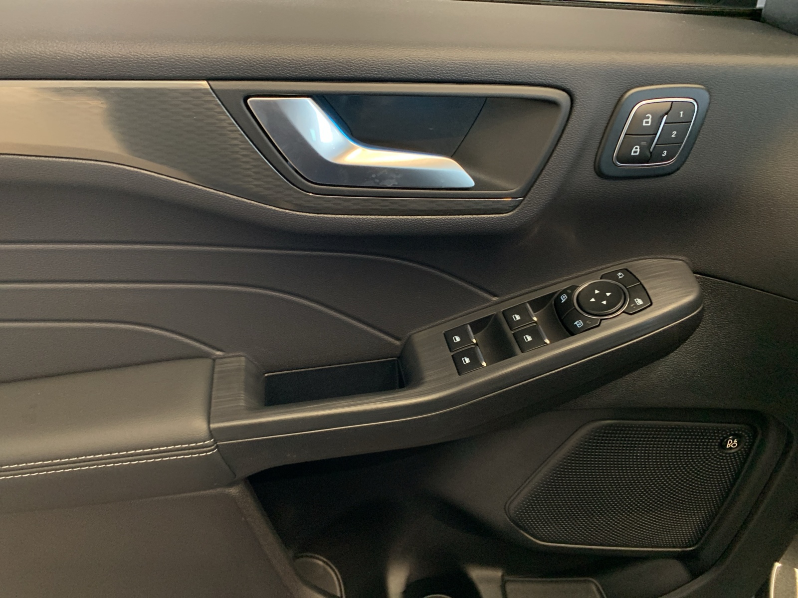 FORD Kuga 2.5 Plug-in Hybrid Sound Edition-image-6