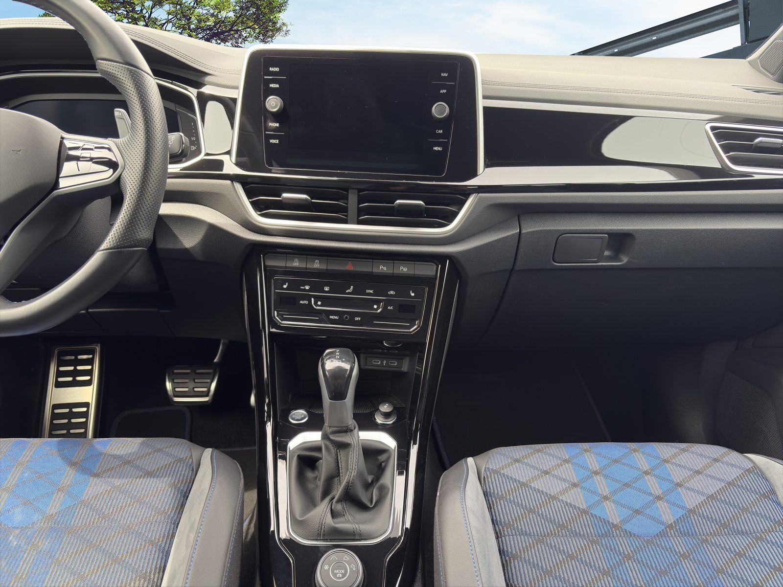 VW T-Roc 2.0 TSI R DSG 4Motion-image-9