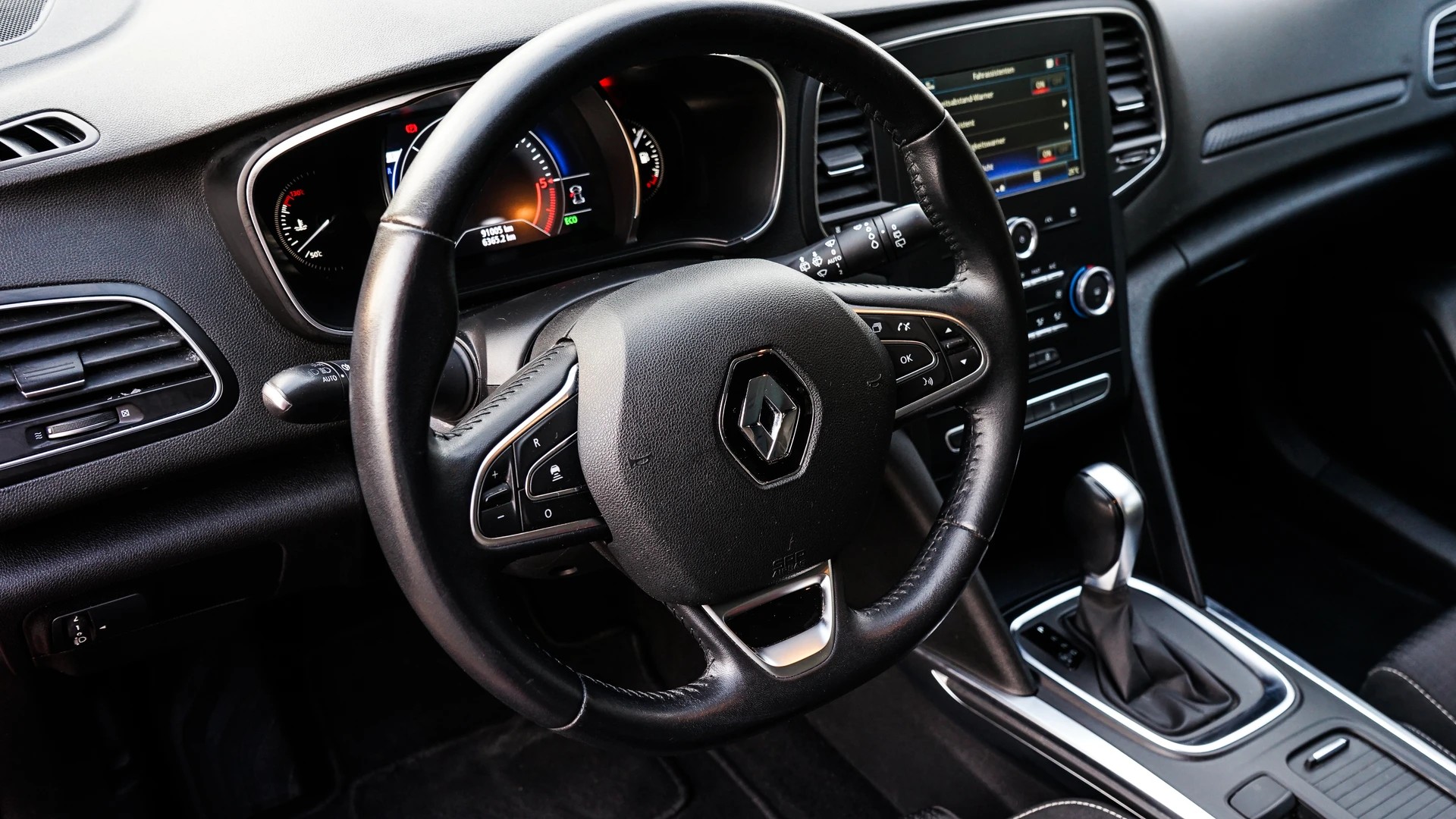 RENAULT Mégane Grandtour 1.5 dCi Business EDC-image-8
