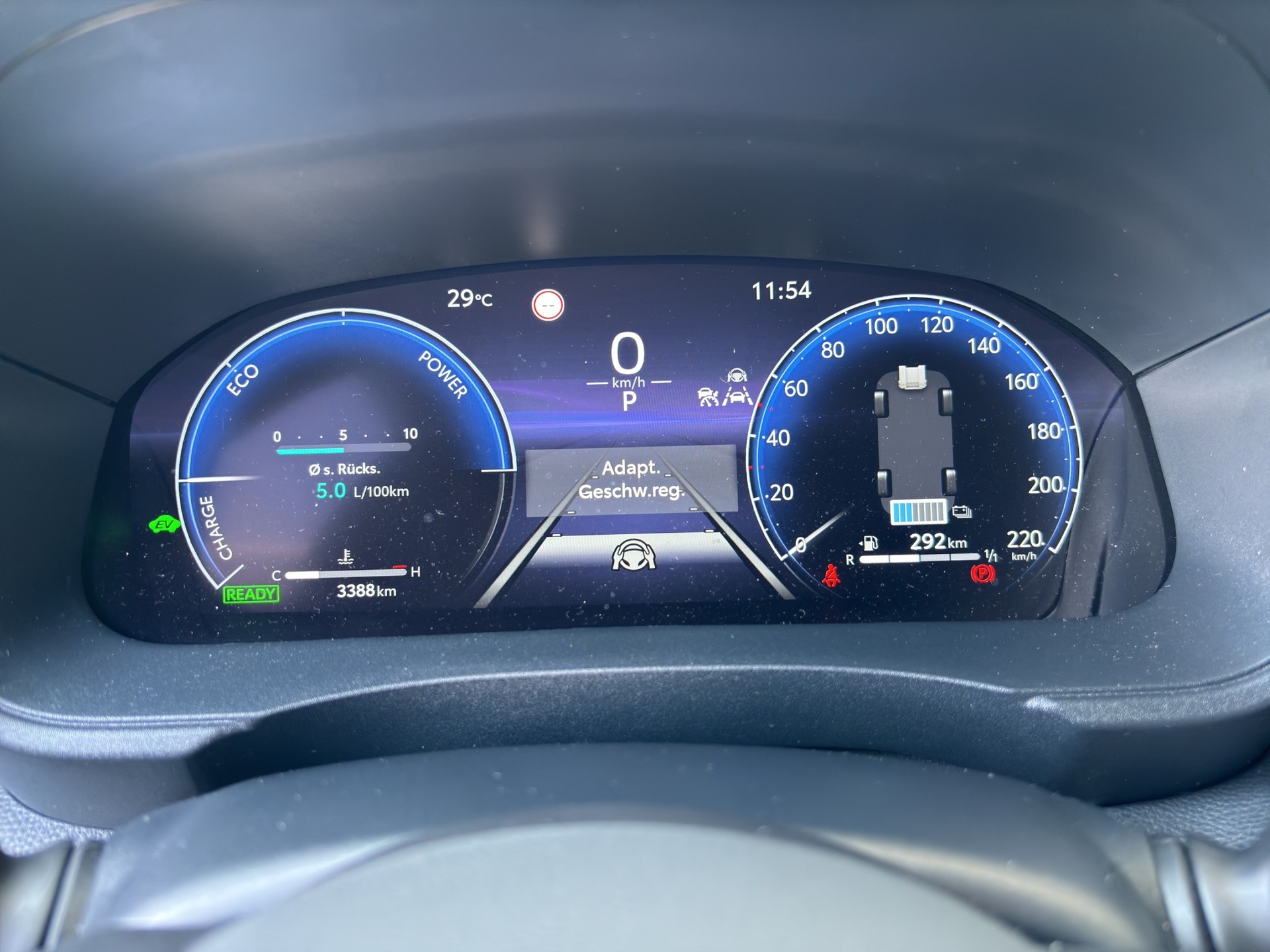 TOYOTA Yaris Cross 1.5 VVT-i HSD Premium e-CVT-image-24